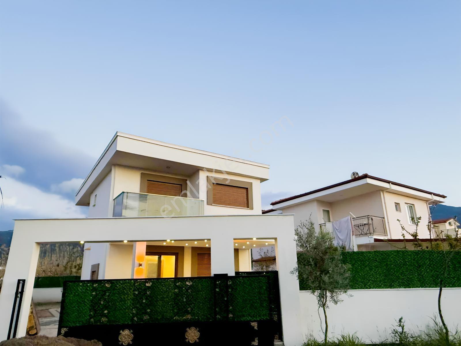 Denize 500 Metre Güzelçamlıda Nezih Lokasyonda 4+1 Villa - Görsel 29