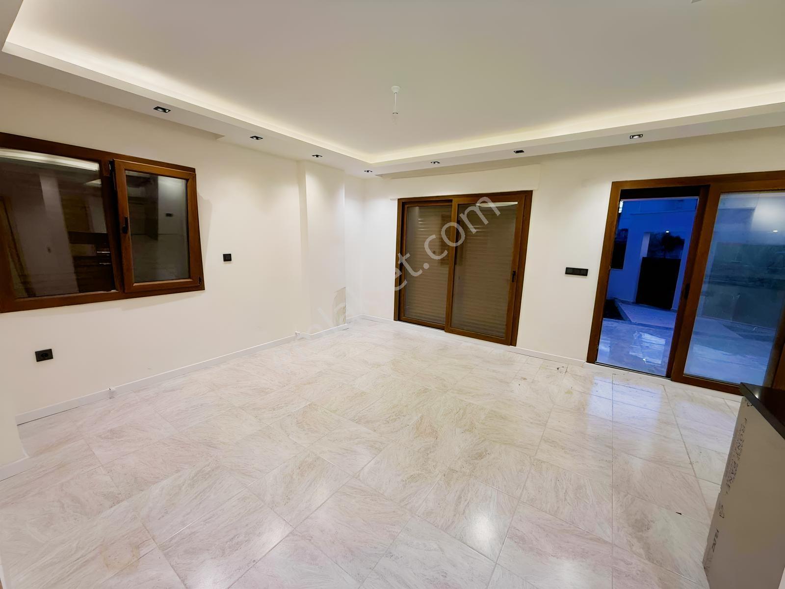 Denize 500 Metre Güzelçamlıda Nezih Lokasyonda 4+1 Villa - Görsel 35