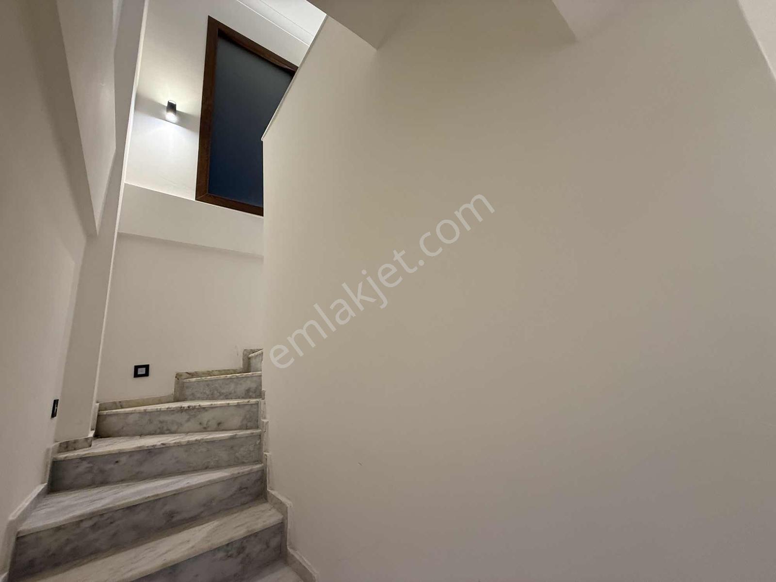 Denize 500 Metre Güzelçamlıda Nezih Lokasyonda 4+1 Villa - Görsel 14