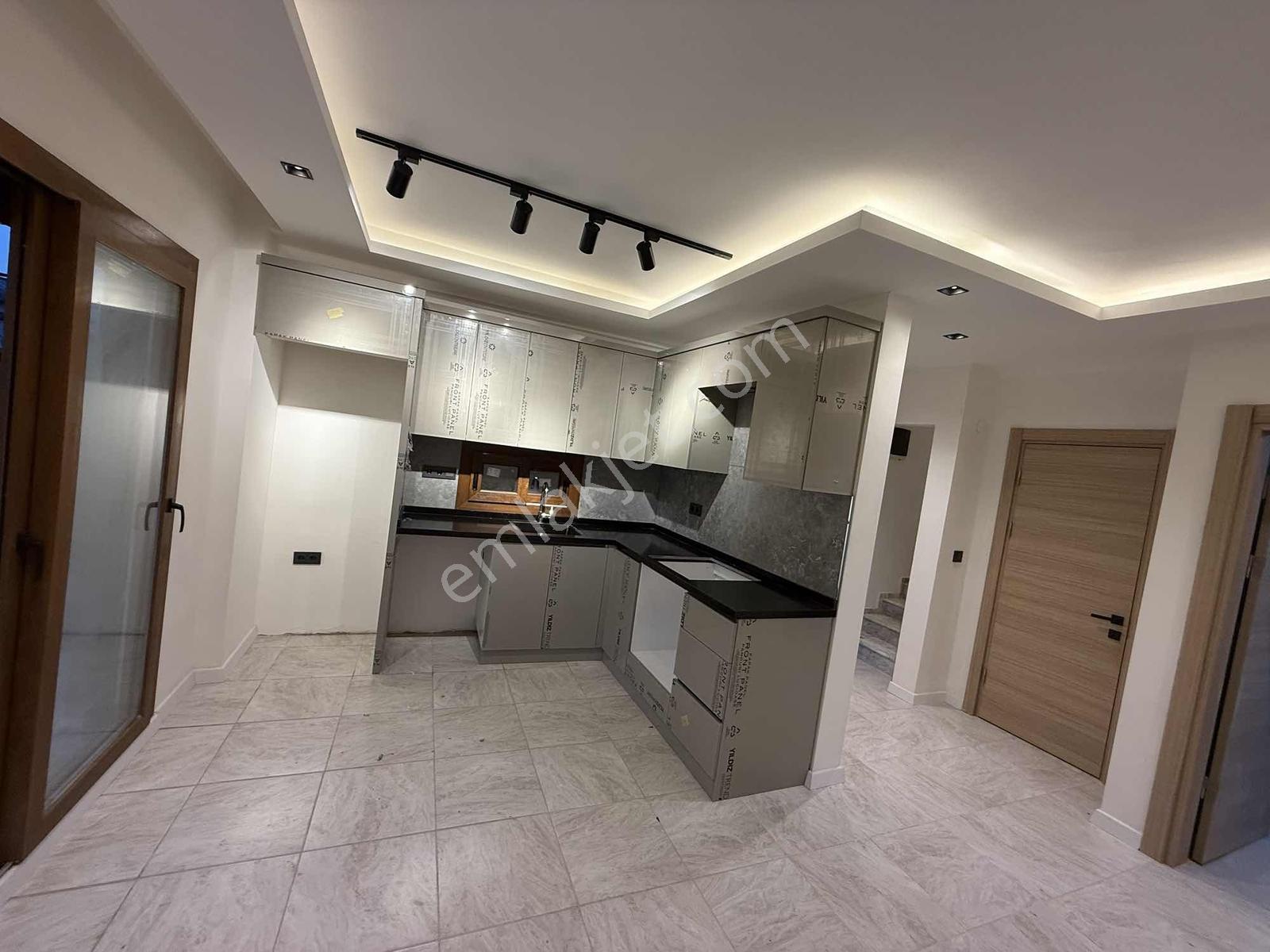 Denize 500 Metre Güzelçamlıda Nezih Lokasyonda 4+1 Villa - Görsel 20