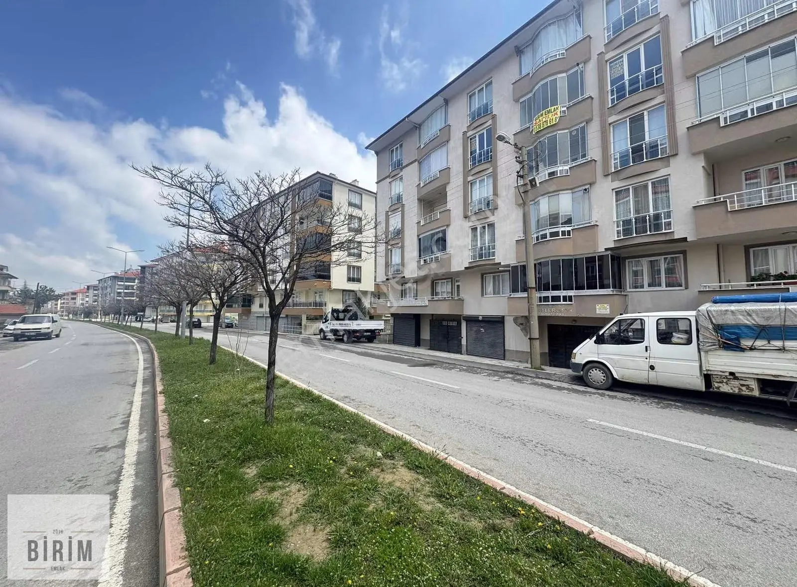 Birimden Satılık Garajlı Bakımlı Cadde Cepheli Asansörlü