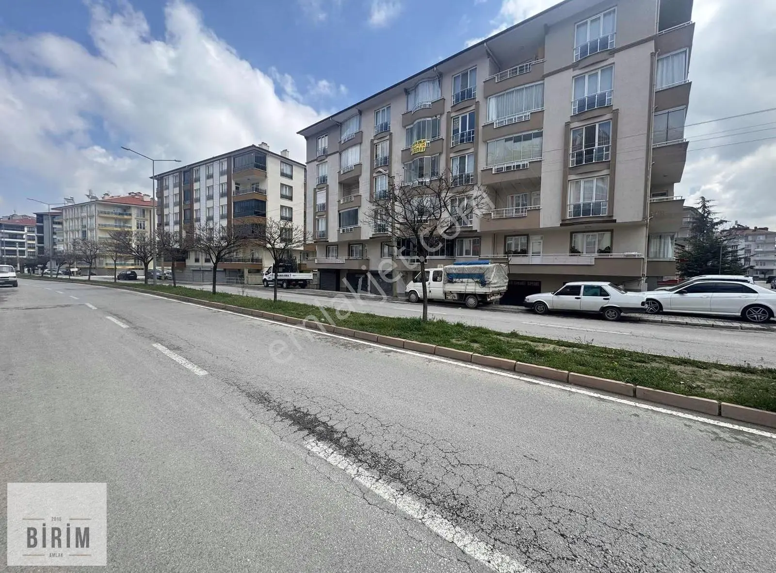 Birimden Satılık Garajlı Bakımlı Cadde Cepheli Asansörlü - Görsel 2