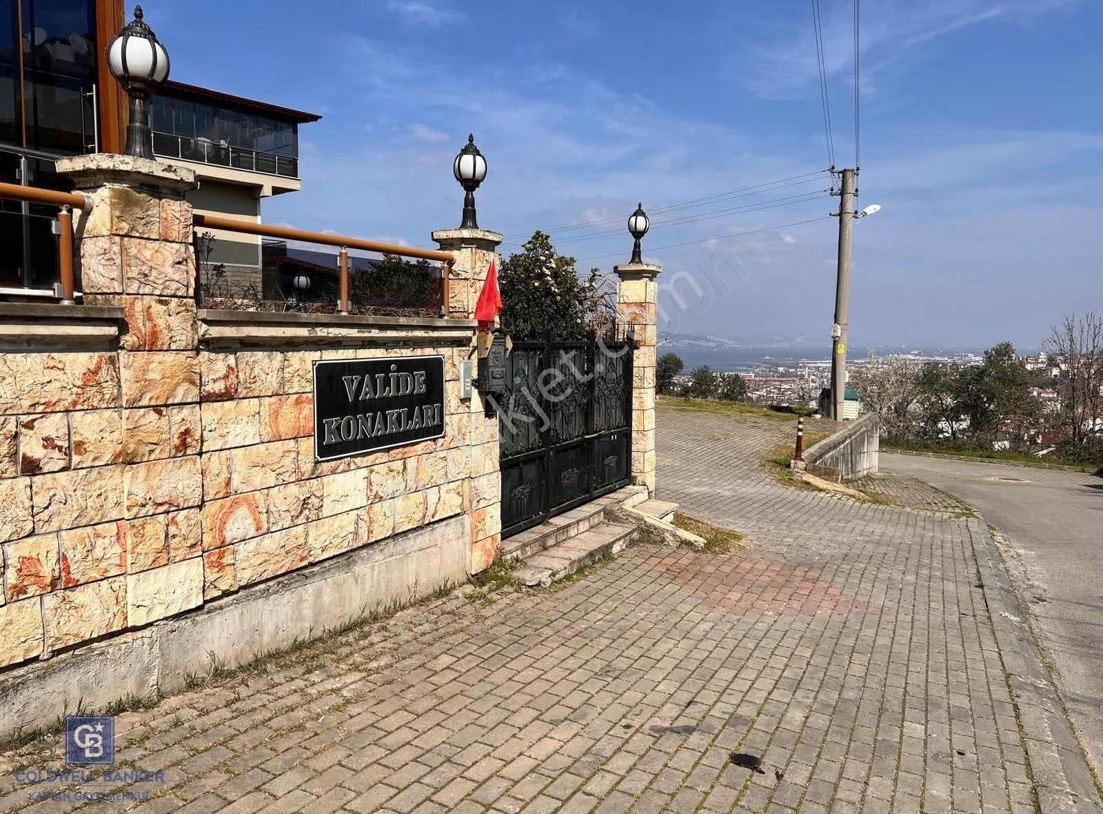 Topçular Valide Konakları'nda 6+1 Triplex Bahçeli Havuzlu Villa - Görsel 25