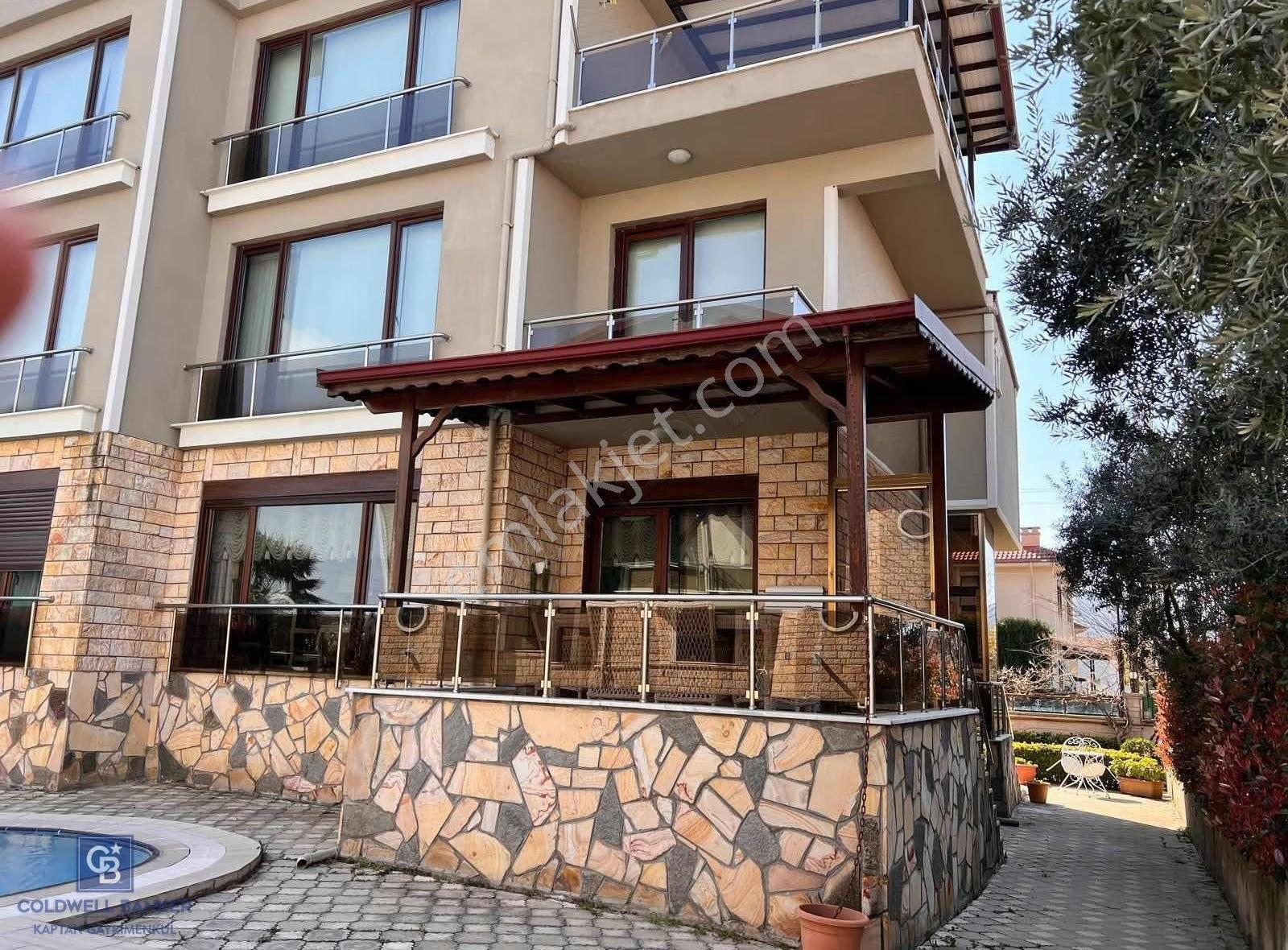 Topçular Valide Konakları'nda 6+1 Triplex Bahçeli Havuzlu Villa - Görsel 24