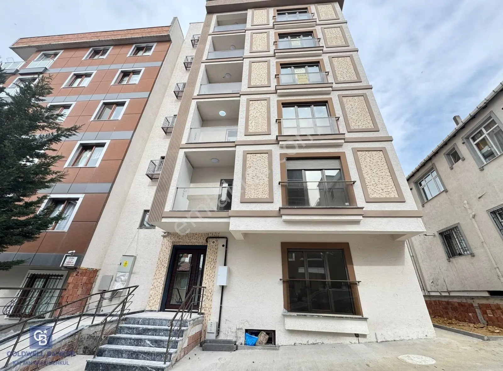 Kartal Cevizli Mahallesi 2+1 Giriş Kat Satılık Daire