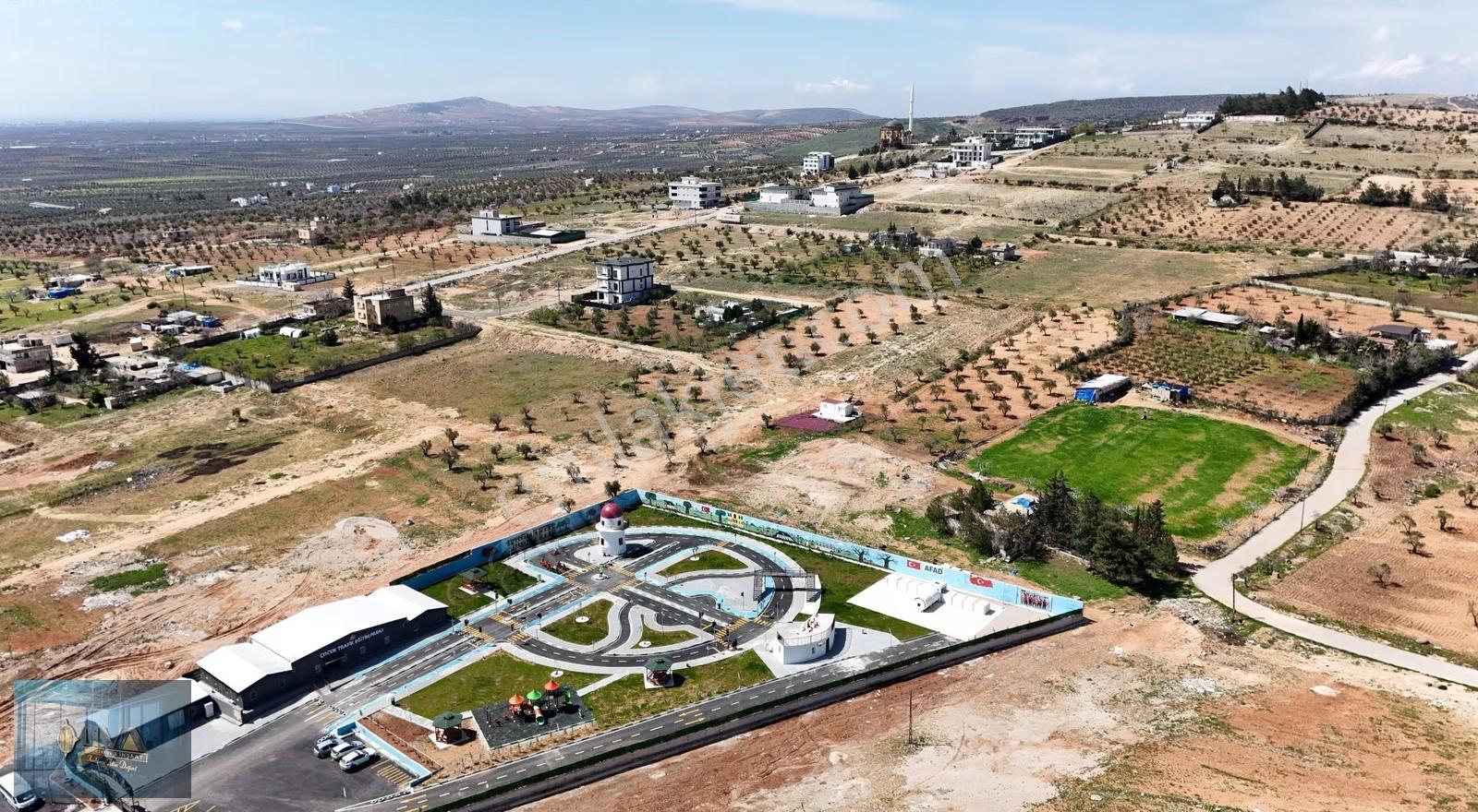 Liva Gayrimenkulden Şıhmehmet Anayol Üzerinde Satılık Villa Arsa