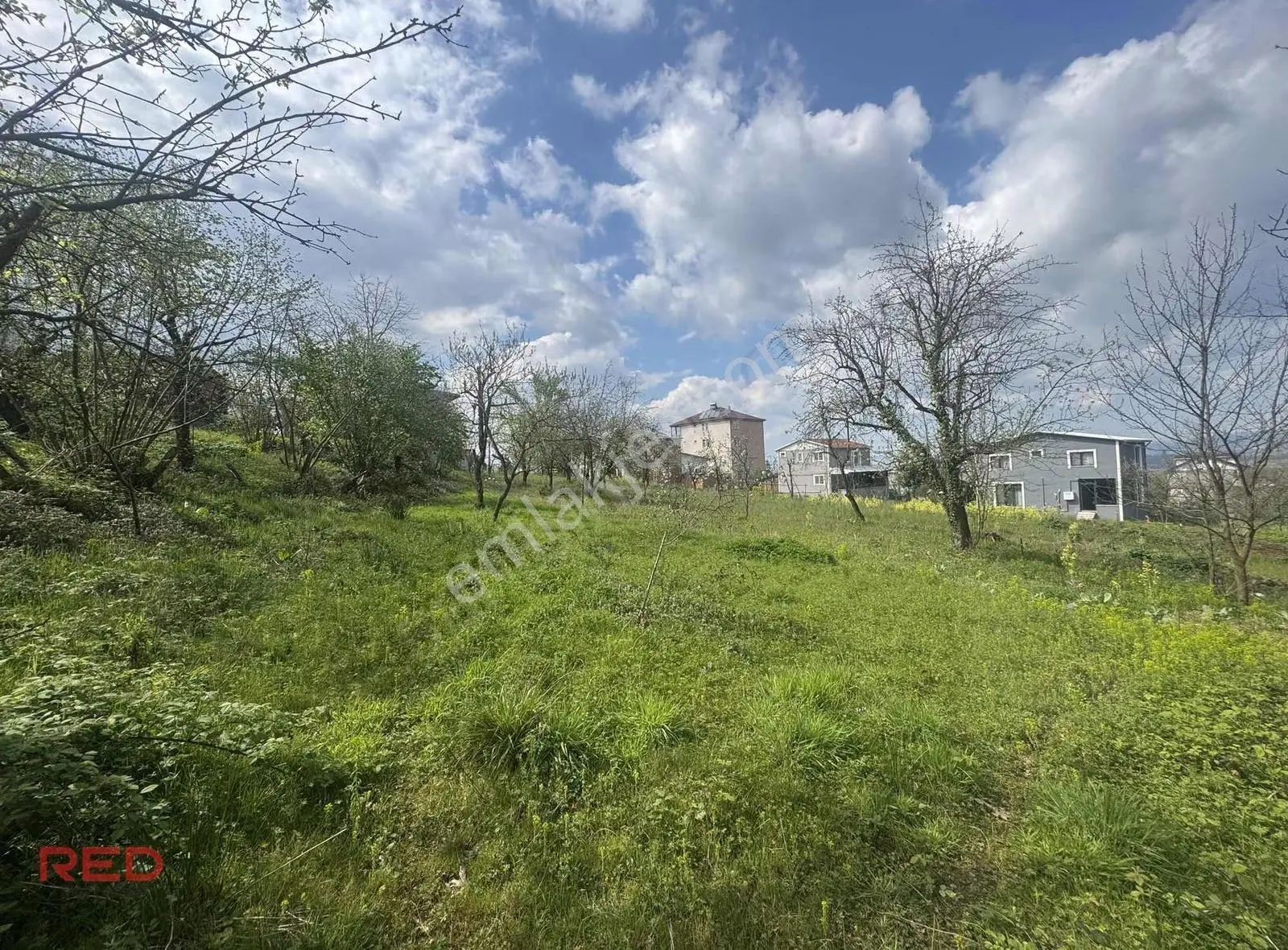 Kartepe Nusretiye'de Doğa İçinde 1 Dönüm İmarlı Arsa