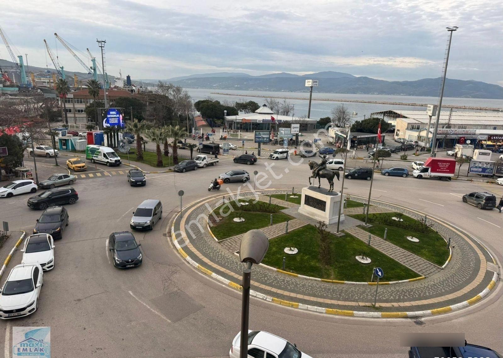 Bandırma Mavi Emlaktan İşlek Ana Cadde Üzerinde Deniz Manzaralı Satılık Ofis