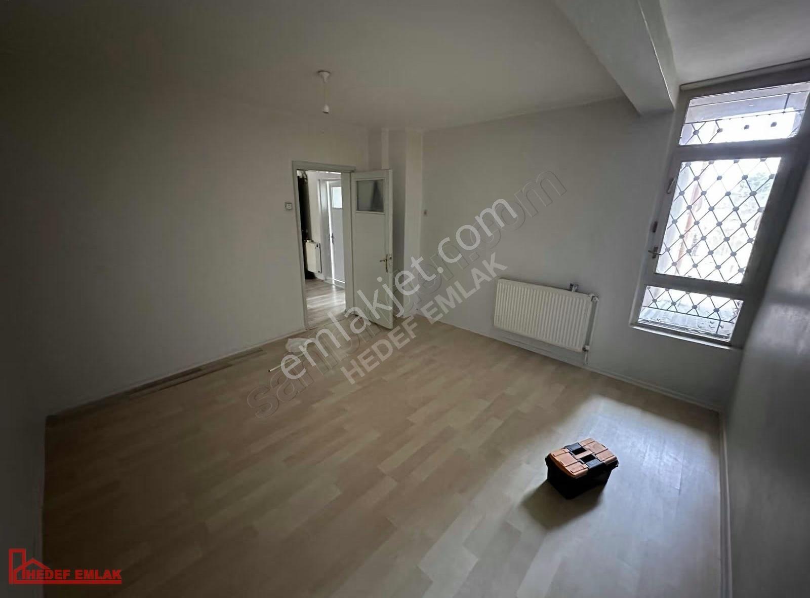 Hedef Emlak'tan Fatih'te Kiralık 2+1 Bahçeli Daire - Görsel 3