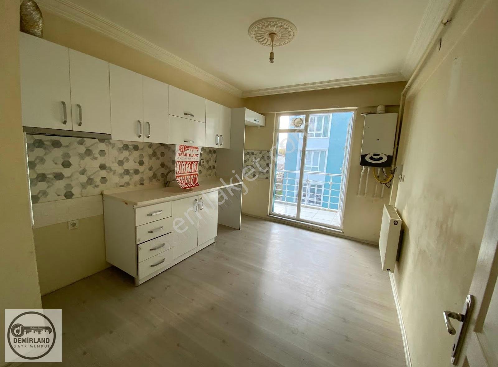 Demirland'dan Zafertepe Mahallesi Beylerbeyi Sitesi Kiralık 2+1 - Görsel 3