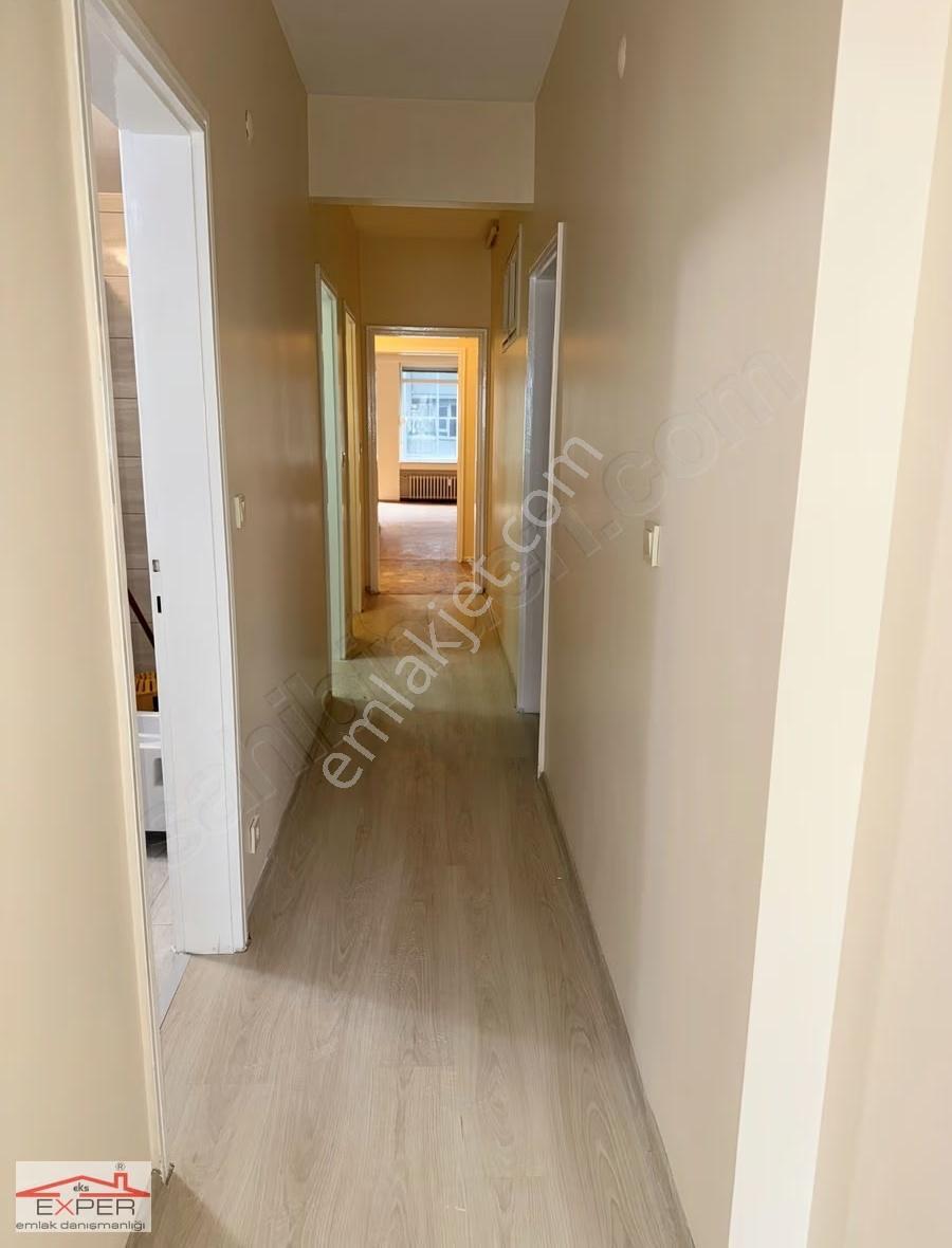 Sezai Selek Sokakta, Asansörlü 4.katta,130m2 Bakımlı Ferah Daire - Görsel 2
