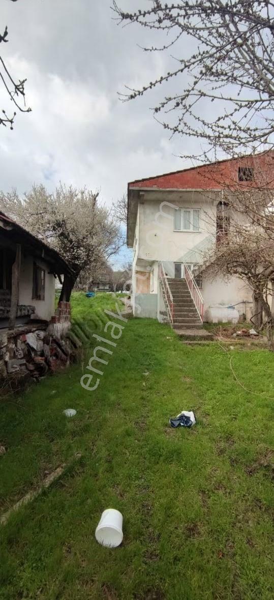 Müstakil 2 Katlı Köy Evi Ve Arsası