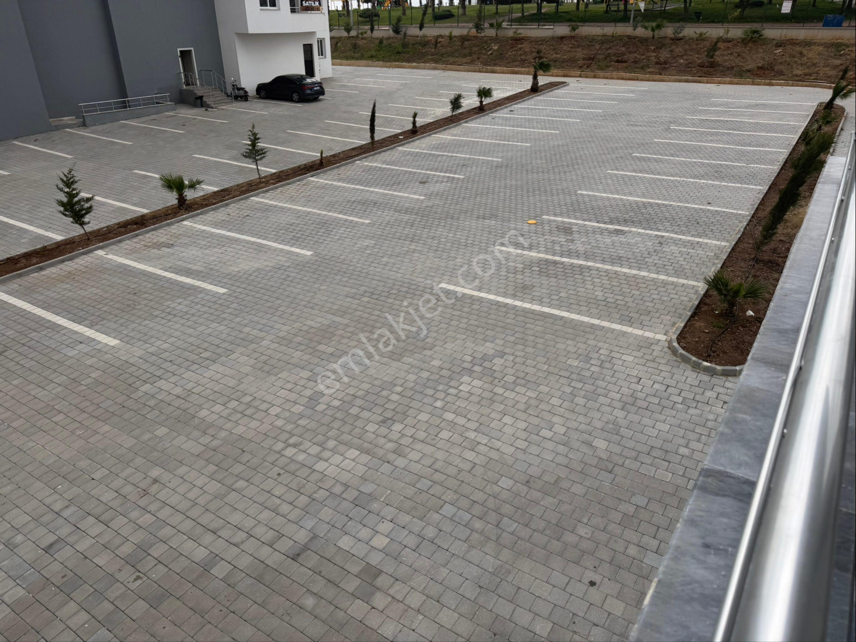 Bahçeşehir Real Avm Civarı Kapalı Mutfak Site İçi 3+1 Satılık Daire - Görsel 8