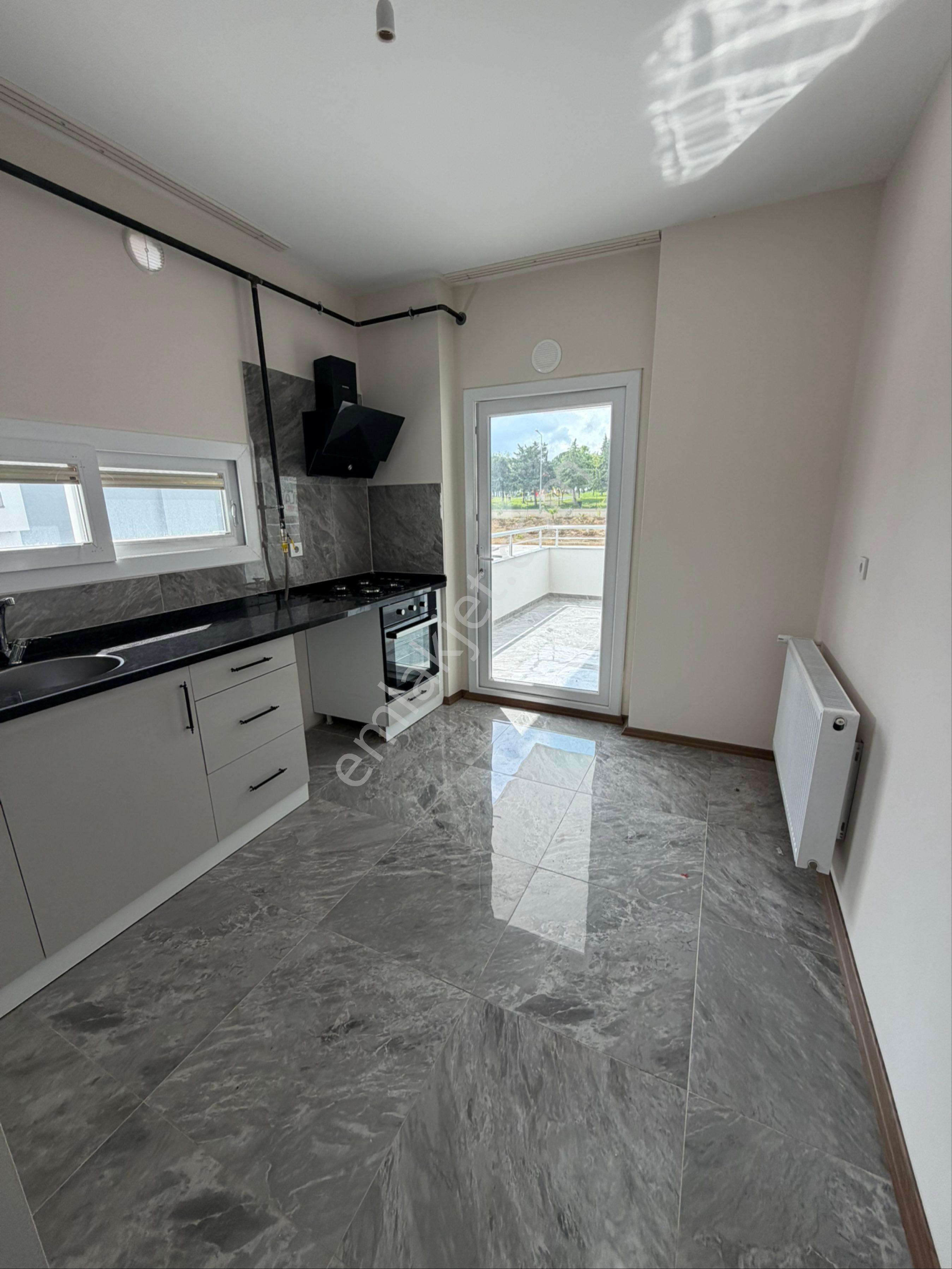Bahçeşehir Real Avm Civarı Kapalı Mutfak Site İçi 3+1 Satılık Daire - Görsel 5