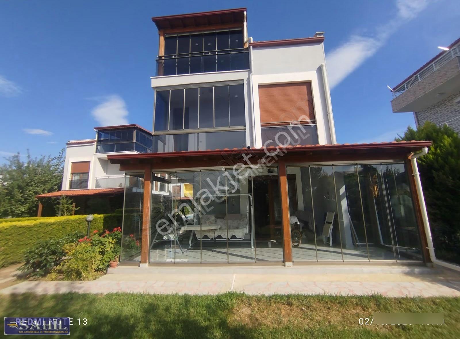 Davutlar Sahil Havuzlu Butik Sitede 3 Katlı 4+1 Villa Yatırımlık - Görsel 3