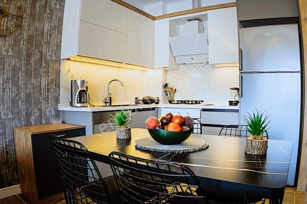 Kuşadası Otogar Arkasında 1+1 Eşyalı Kiralık Daire - Görsel 4