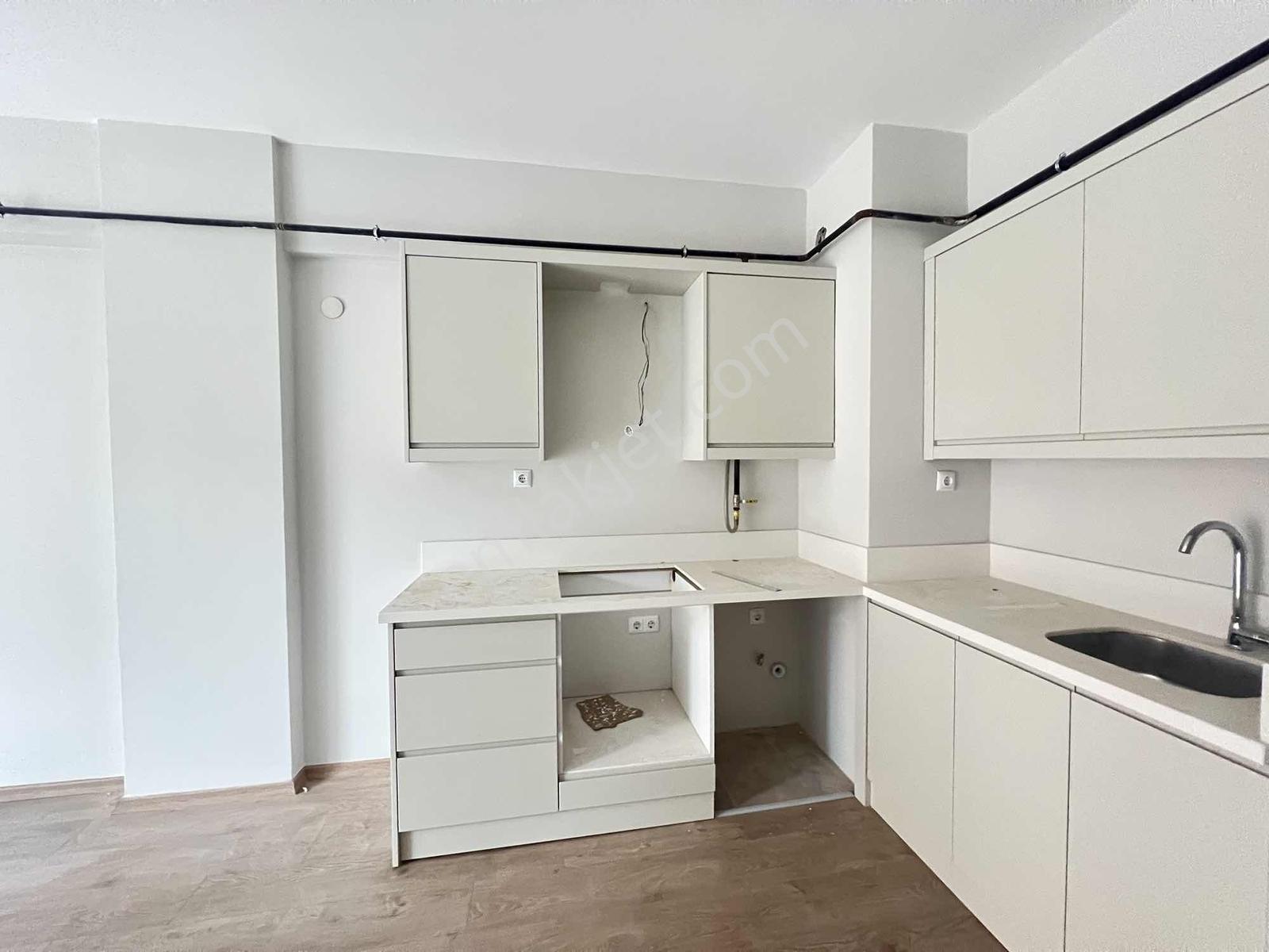Ulaş Gayrimenkulden Şehir Hastanesi Mevki Kiralık Balkonlu 1+1 - Görsel 5