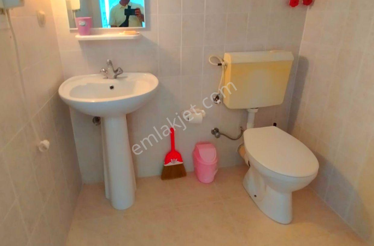 Kuşadasında Plaja Yakın Havuzlu Sitede Tek Müstakil 4+1 Villa - Görsel 27