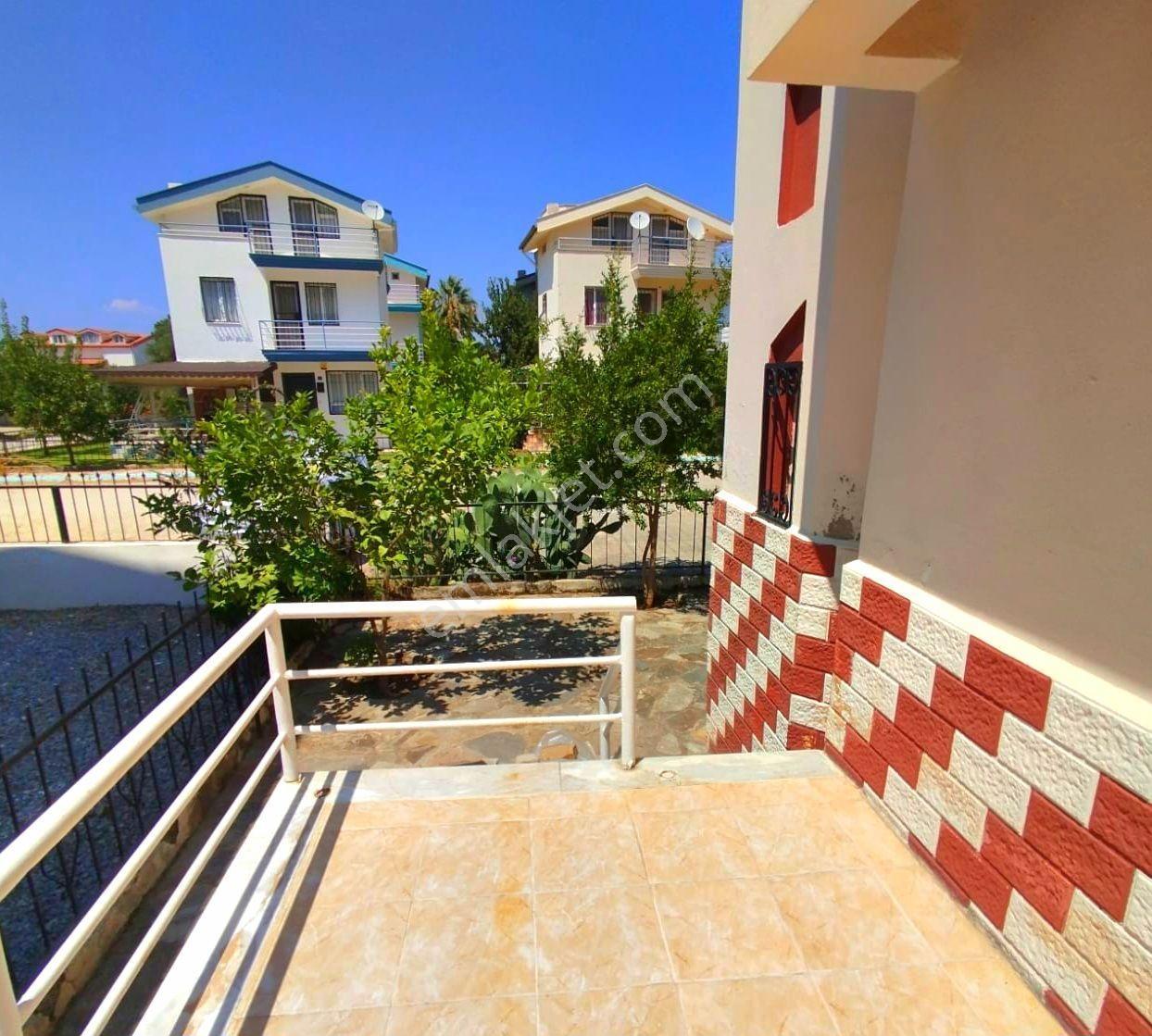 Kuşadasında Plaja Yakın Havuzlu Sitede Tek Müstakil 4+1 Villa - Görsel 13