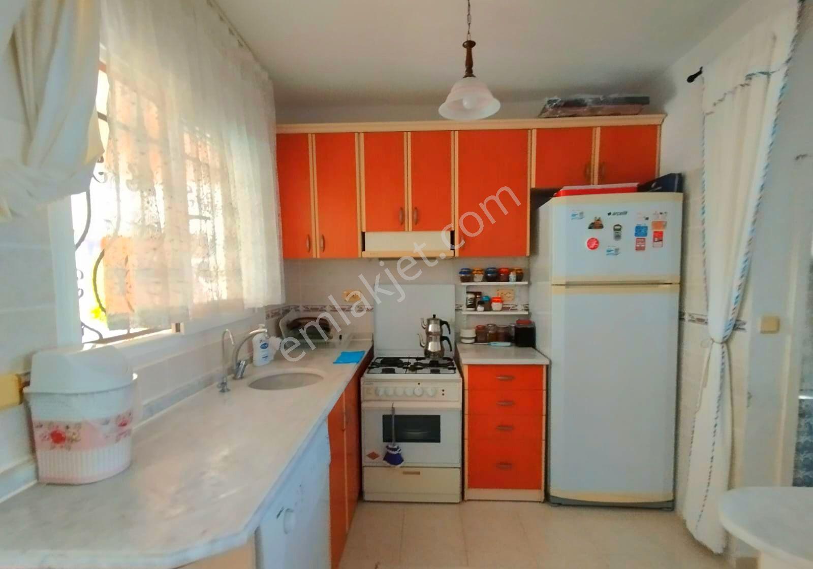 Kuşadasında Plaja Yakın Havuzlu Sitede Tek Müstakil 4+1 Villa - Görsel 21