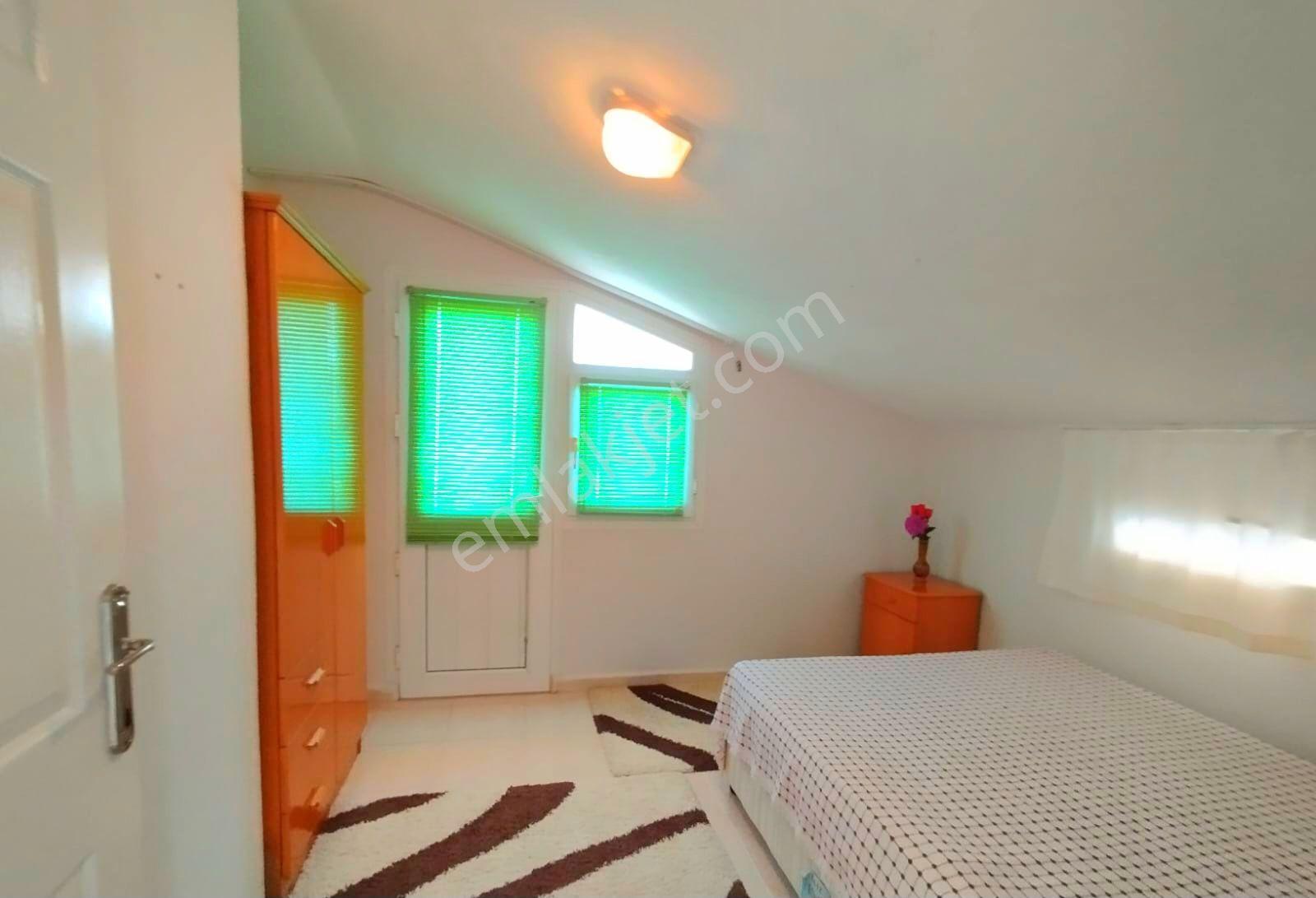 Kuşadasında Plaja Yakın Havuzlu Sitede Tek Müstakil 4+1 Villa - Görsel 26