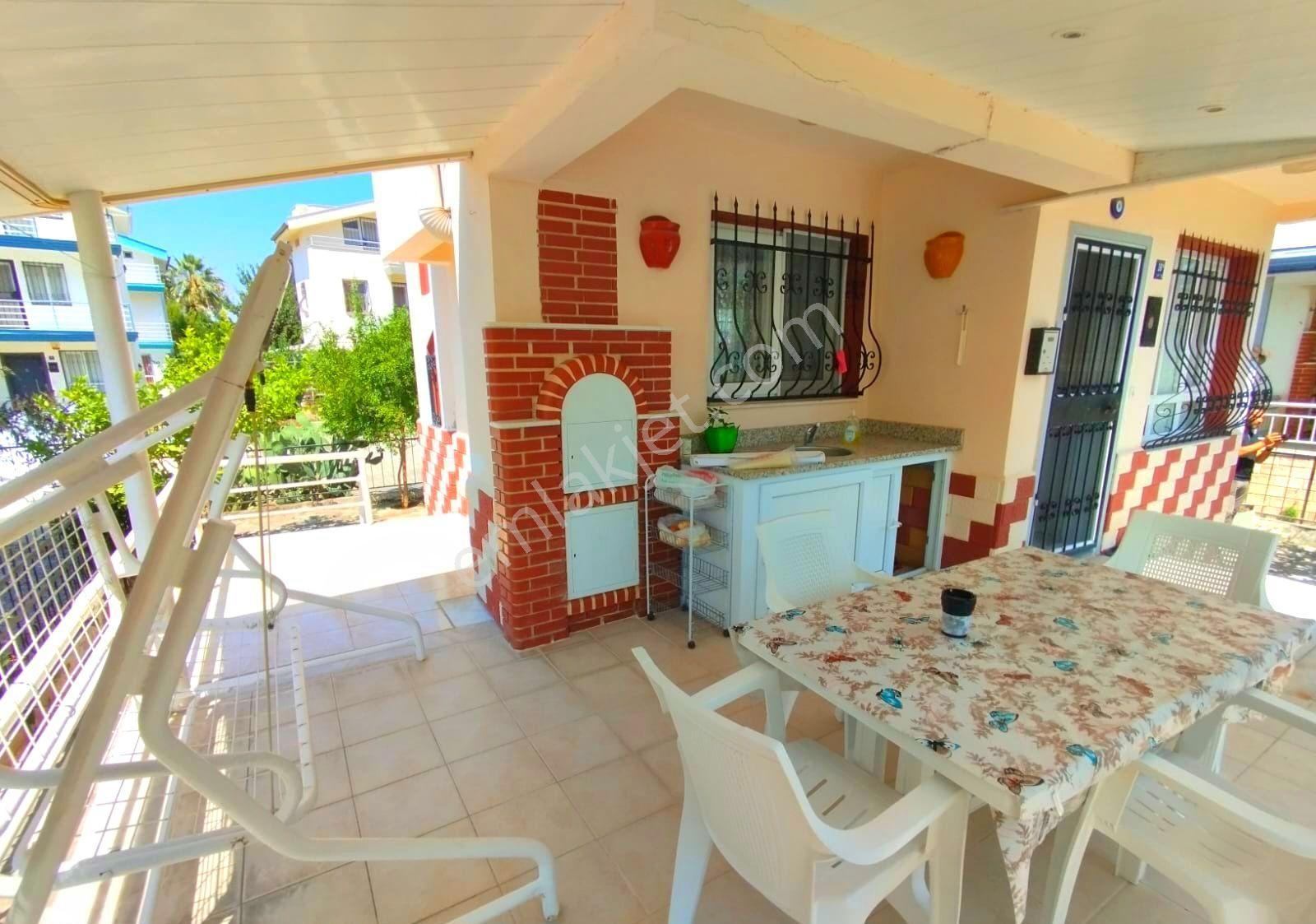 Kuşadasında Plaja Yakın Havuzlu Sitede Tek Müstakil 4+1 Villa - Görsel 14