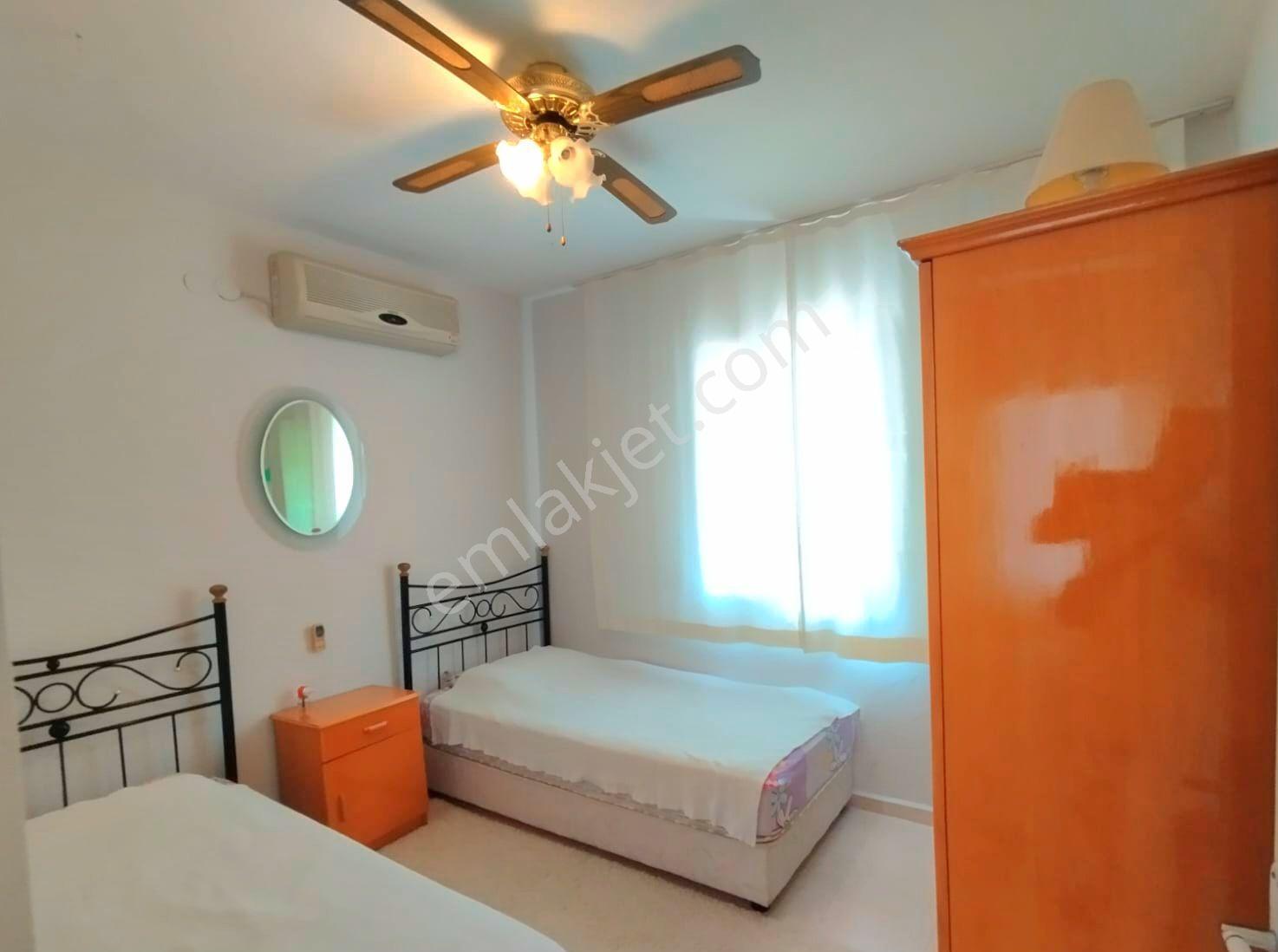 Kuşadasında Plaja Yakın Havuzlu Sitede Tek Müstakil 4+1 Villa - Görsel 23