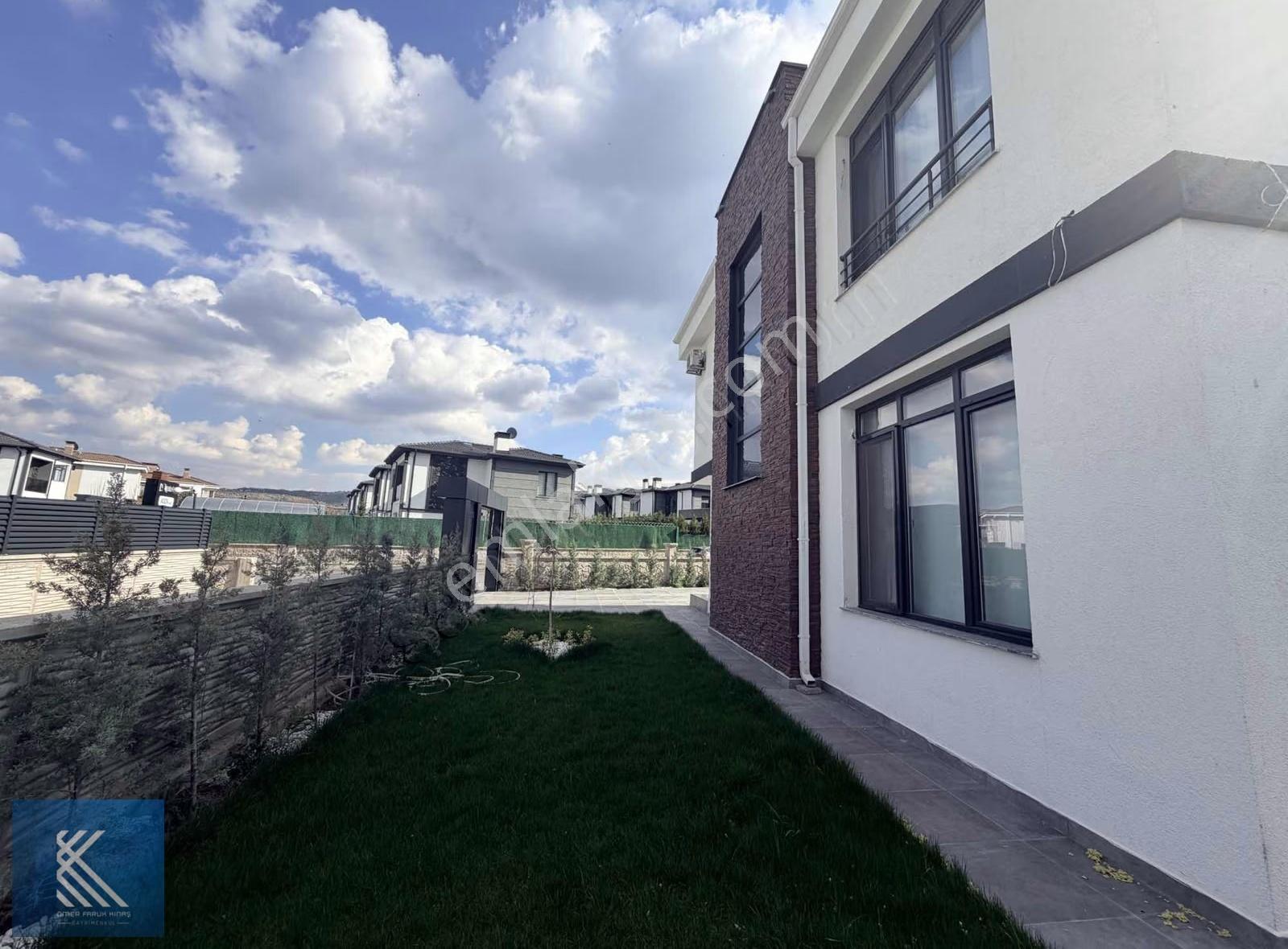 Altınoluk'un En Prestijli 5+1 Villası - Görsel 15