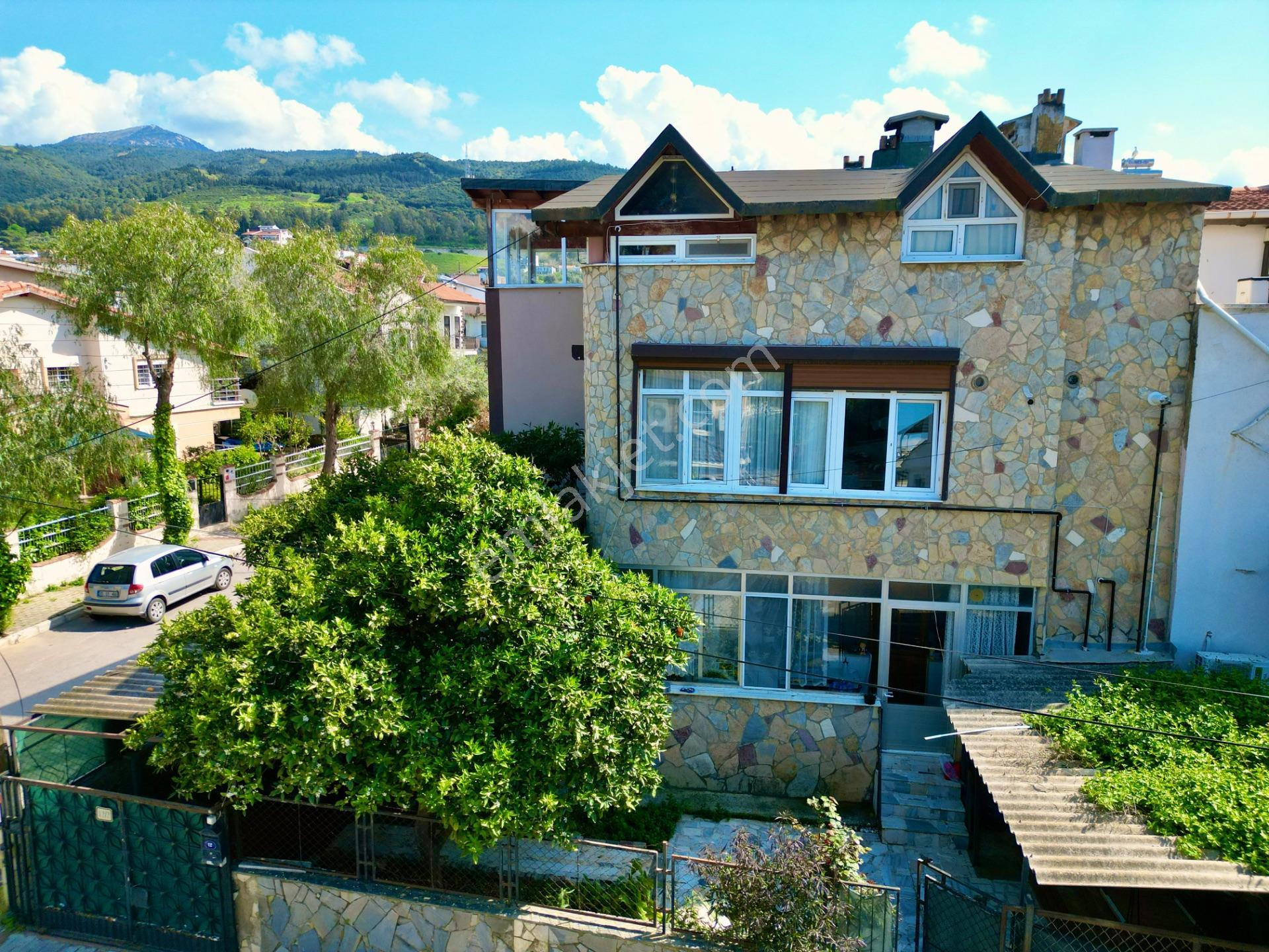 Limanreiste Köşe Konumda Komple Bina - Görsel 3