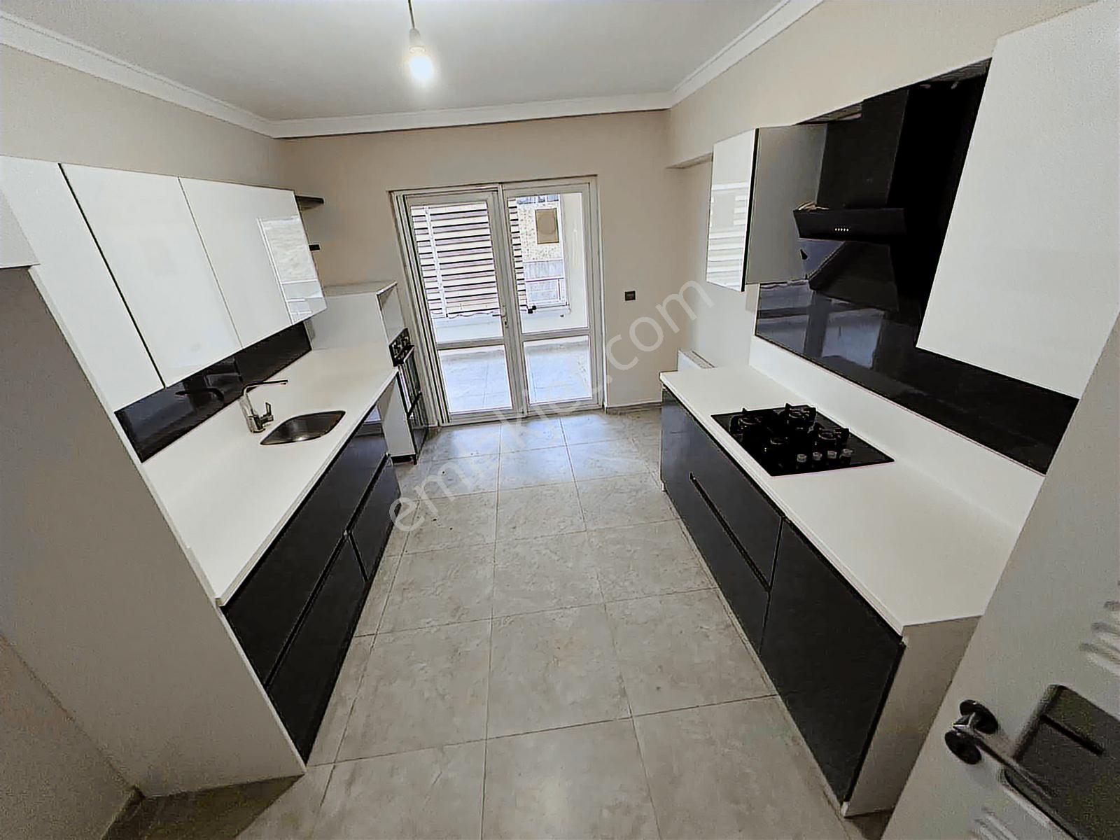 Törekent Şehri Yaren Konutlarında 4+1 Kiralık Cam Balkonlu Daire - Görsel 13
