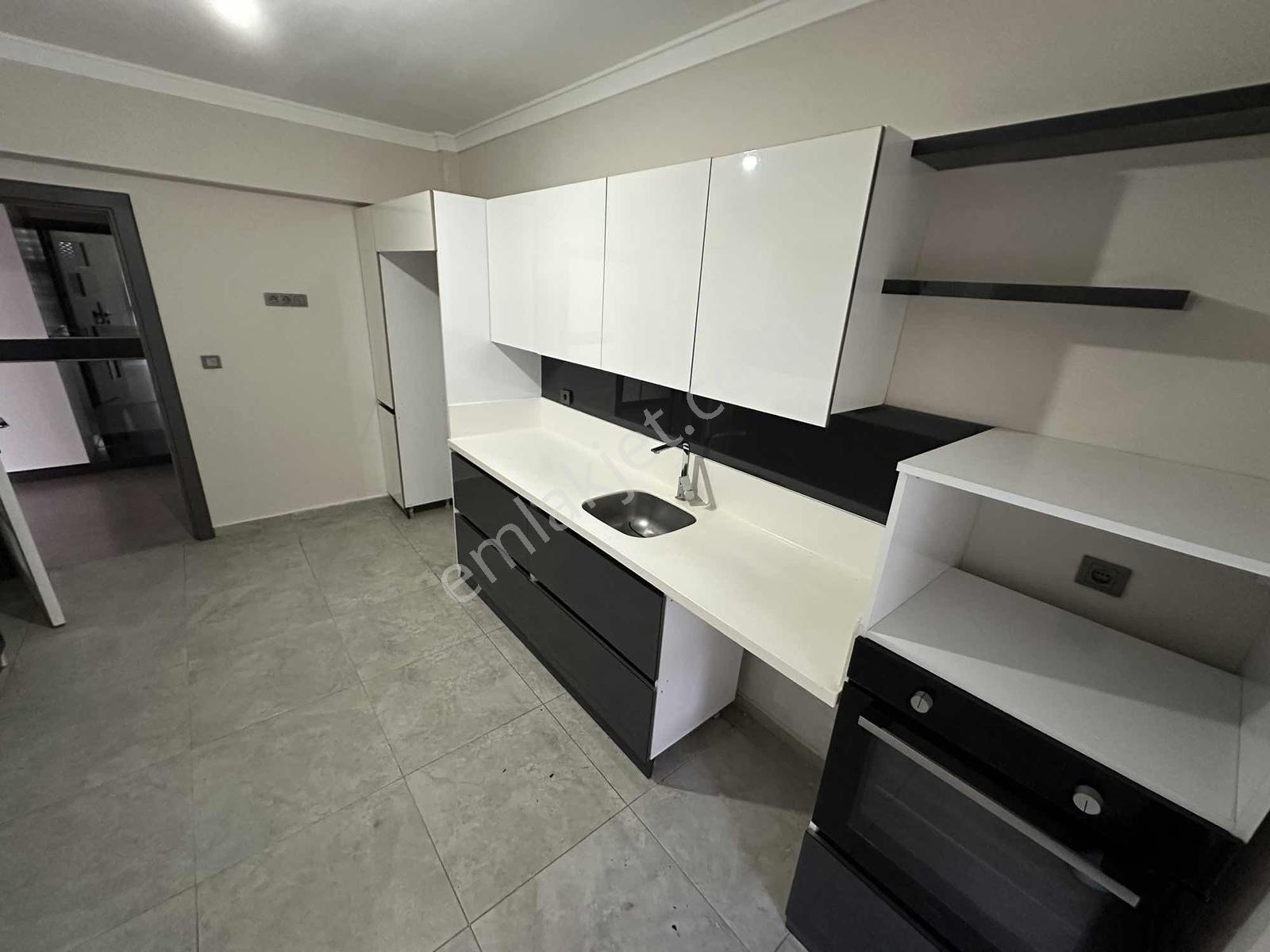Törekent Şehri Yaren Konutlarında 4+1 Kiralık Cam Balkonlu Daire - Görsel 24