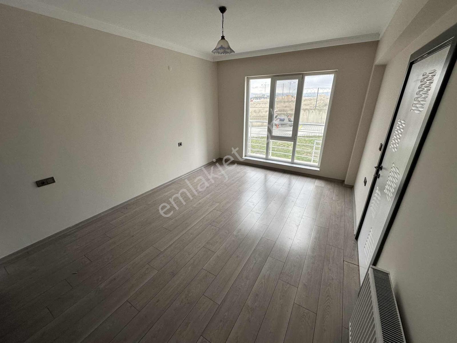 Törekent Şehri Yaren Konutlarında 4+1 Kiralık Cam Balkonlu Daire - Görsel 11
