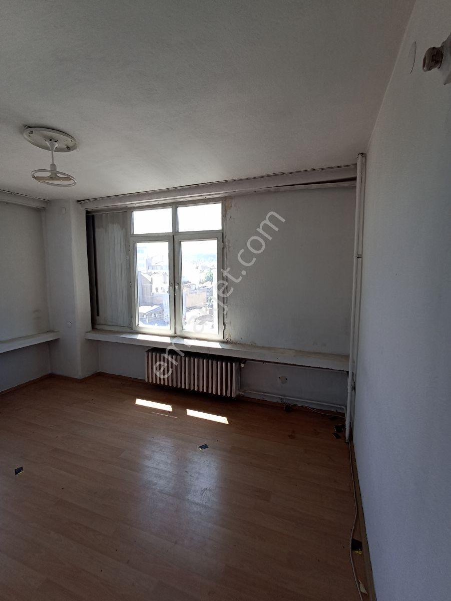 Kaymen Emlak Kiralık Sakarya Cd Girişte İş Yeri Arakat Asansörlü - Görsel 19