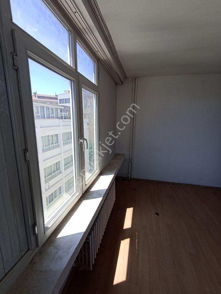 Kaymen Emlak Kiralık Sakarya Cd Girişte İş Yeri Arakat Asansörlü - Görsel 6