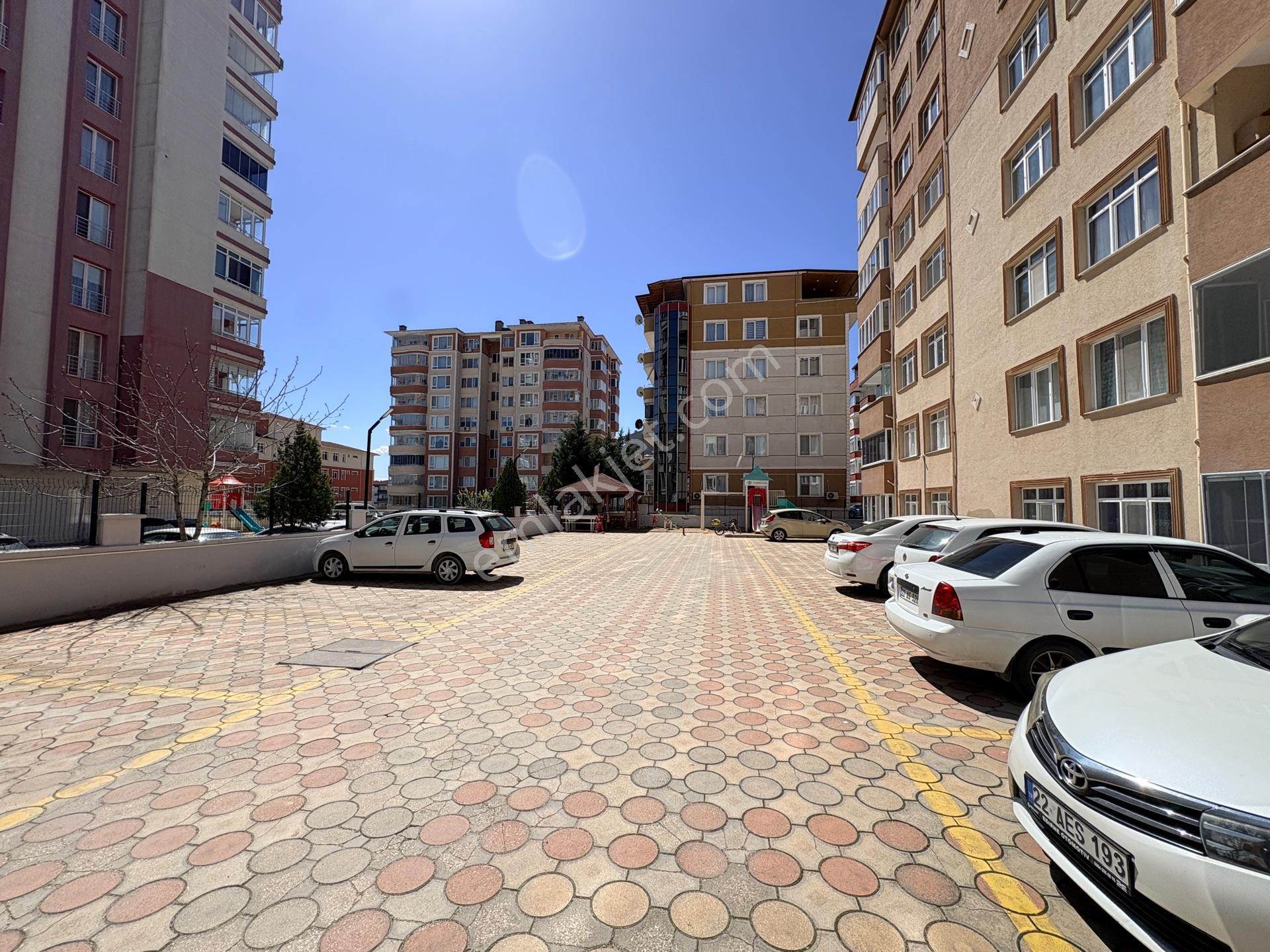 Marmara' Dan Fatih' Te Site İçerisinde 3+1 Kiralık Daire - Görsel 28