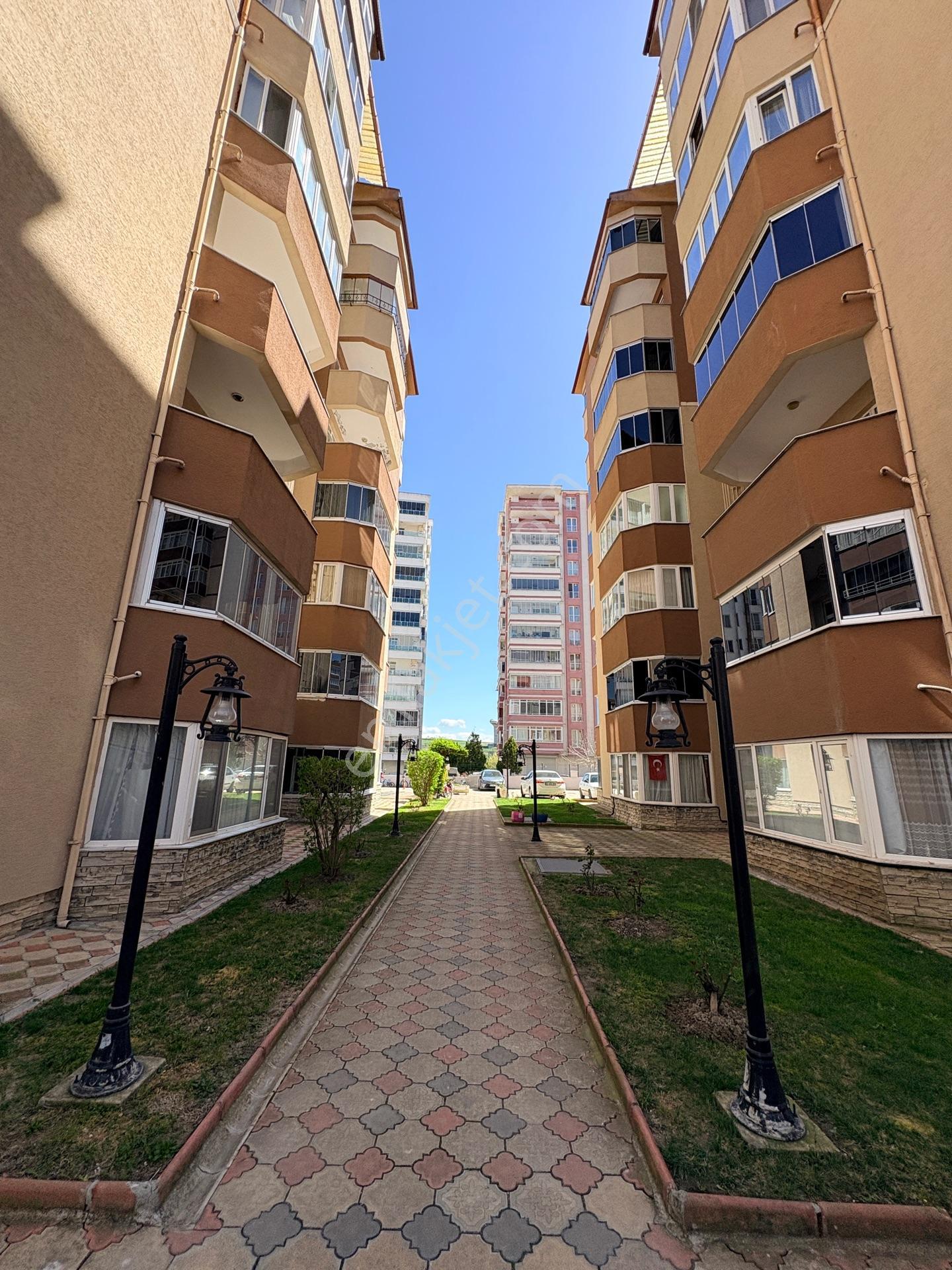 Marmara' Dan Fatih' Te Site İçerisinde 3+1 Kiralık Daire - Görsel 27