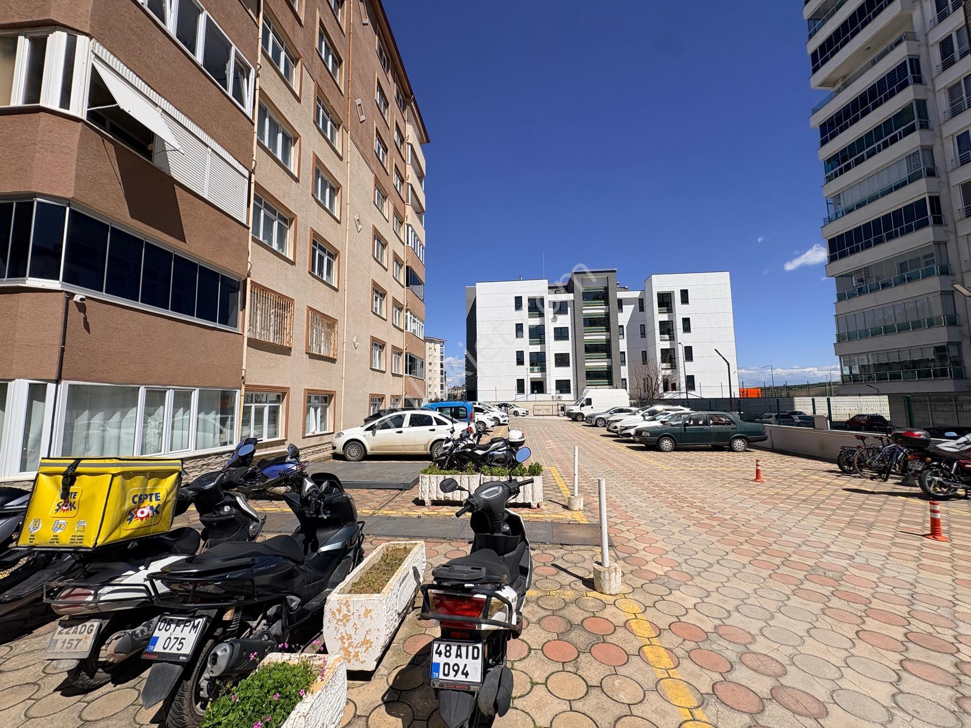 Marmara' Dan Fatih' Te Site İçerisinde 3+1 Kiralık Daire - Görsel 29