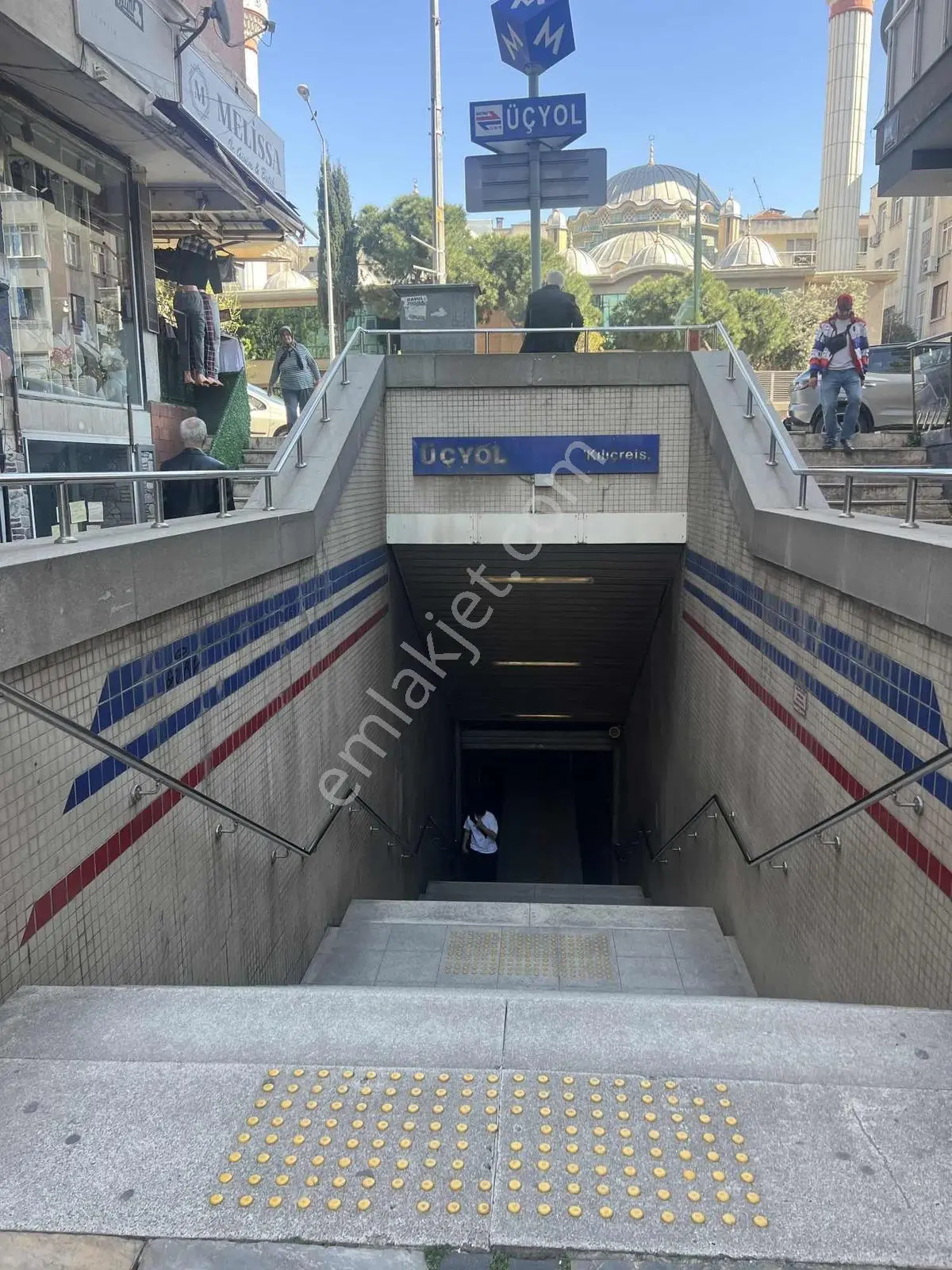 Üçyol Metro Yanında Küçük Işler Içın Uygun 10 M2 Dükkan