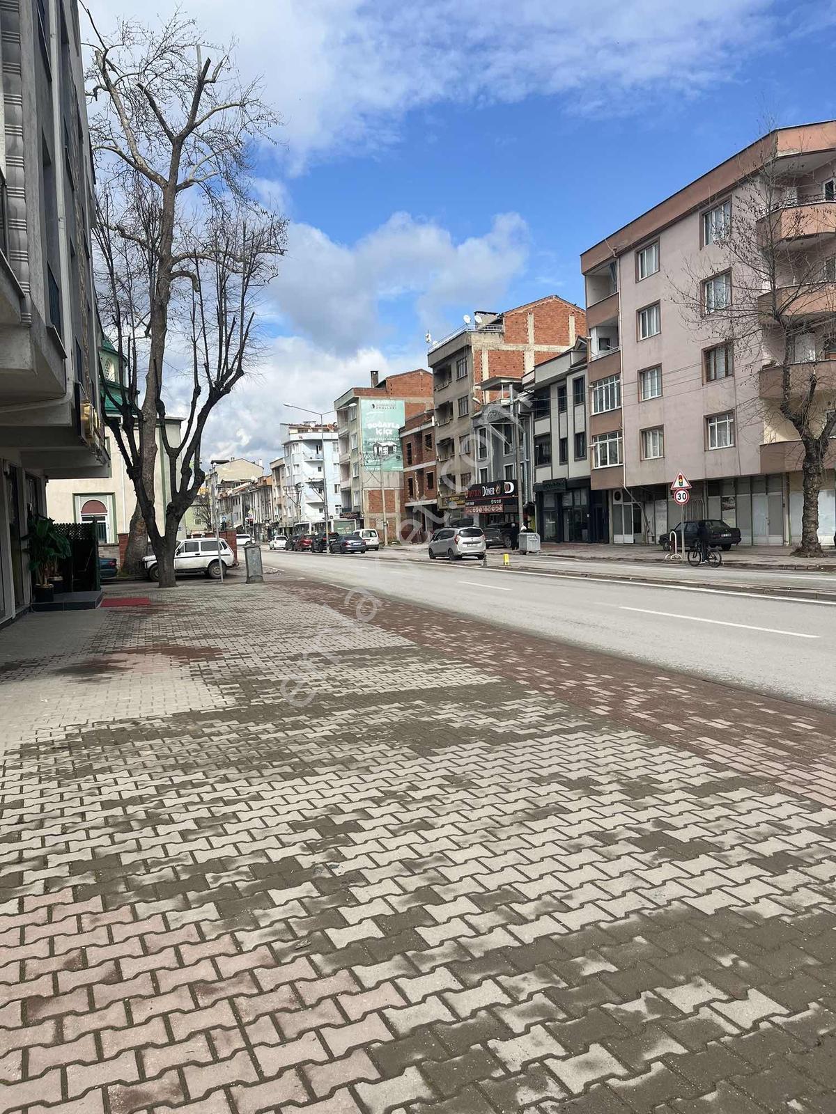 İşlek Caddede Kiralık Dükkan - Görsel 13