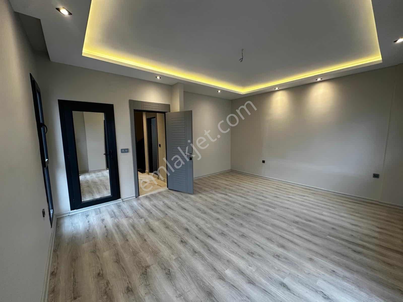 Adana Çınarlı,da 4+1 Villa Bulvara 2. Parsel Triplex - Görsel 12