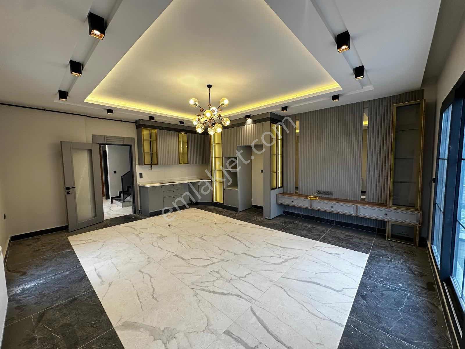 Adana Çınarlı,da 4+1 Villa Bulvara 2. Parsel Triplex - Görsel 18
