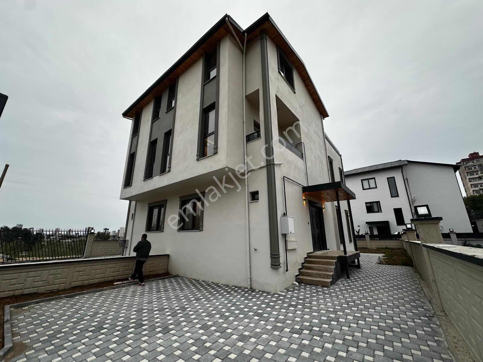 Adana Çınarlı,da 4+1 Villa Bulvara 2. Parsel Triplex - Görsel 21