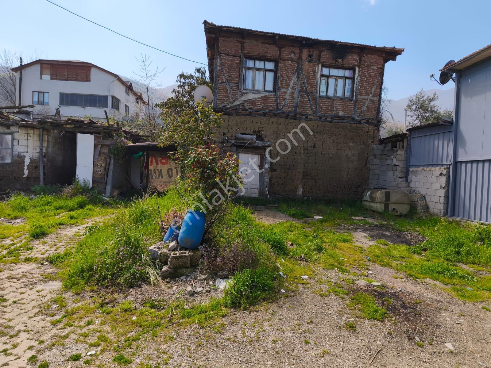 C21 Cius; Akharem Mahallesinde Satılık Köy Evi+imarlı Arsa - Görsel 6