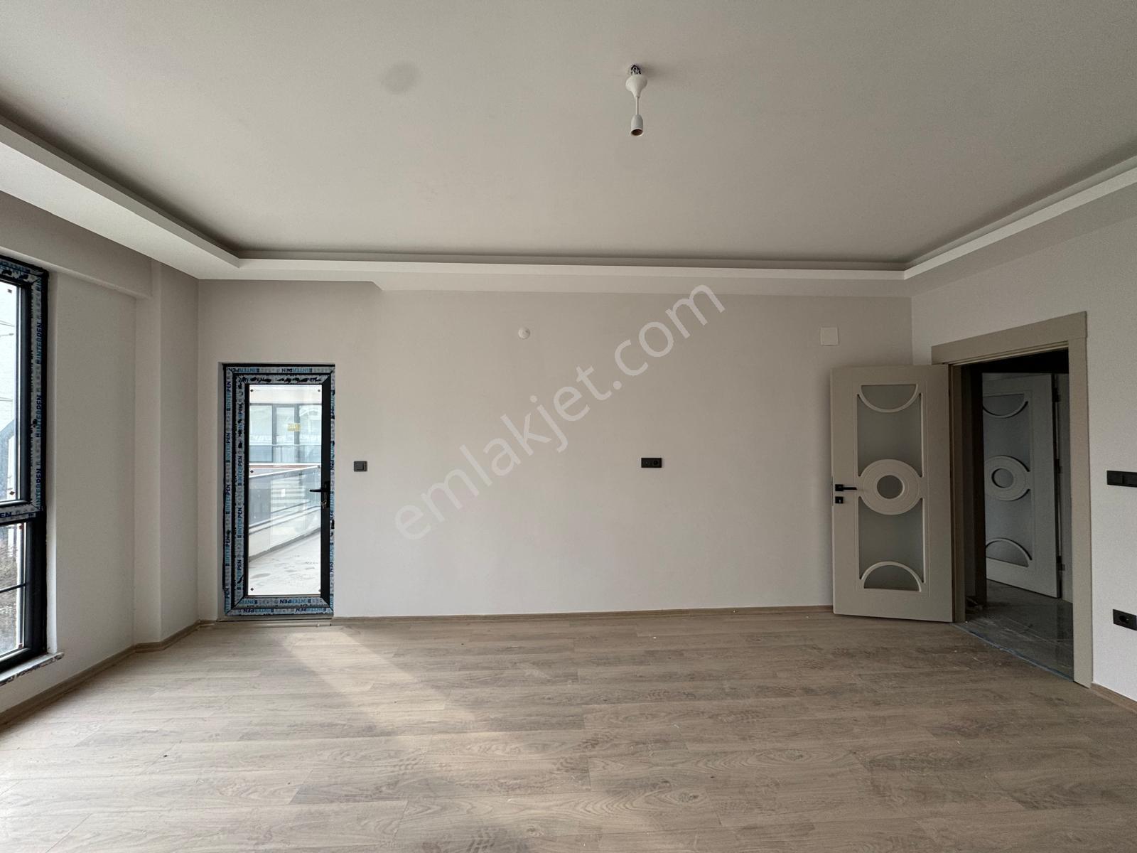 İnegöl Alanyurt Fatih Mah.3+1,150m2,5.kat,site İçi,satılık Daire - Görsel 3