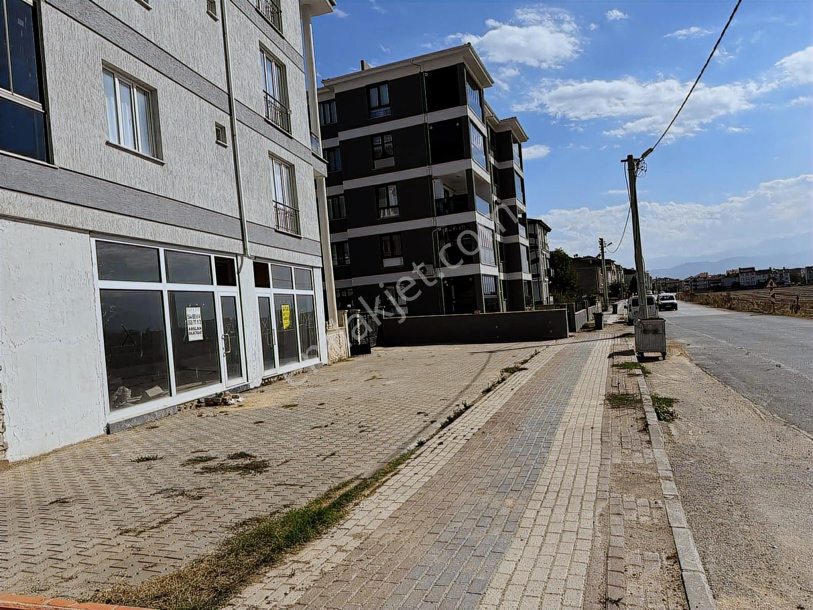 İnegöl Alanyurt Fatih Mah'de, 150m2, Satılık Köşe Başı İş Yeri - Görsel 5