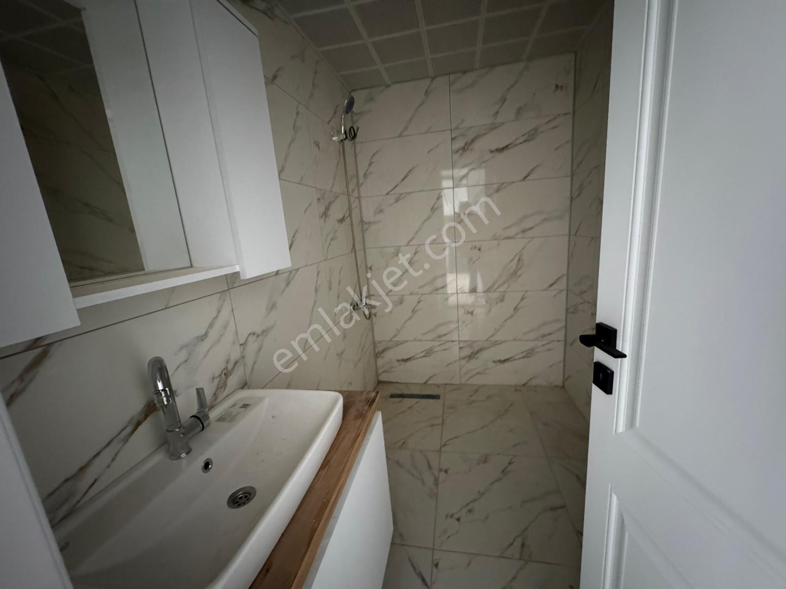 Erdemli Hastaneye Yakın Mesafede 1+1 5.kat Havuzlu Kiralık Daire - Görsel 11