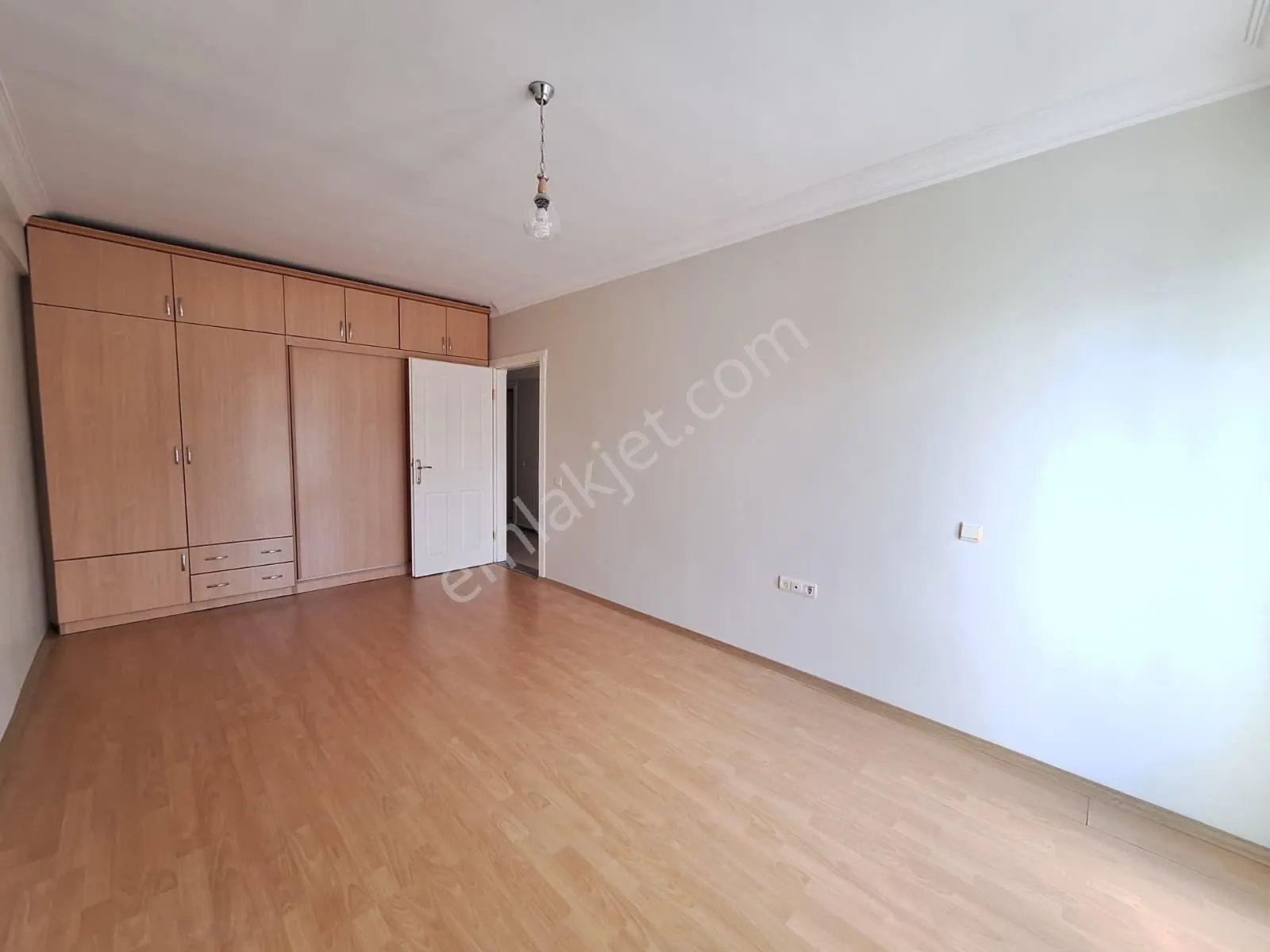 Yaman'dan Bolvadin İmaret Mah. 3+1 Kiralık Daire - Görsel 2
