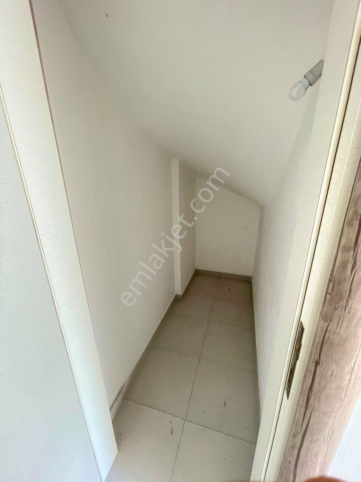 Kuşadası Merkezde 4+1 Deniz Manzaralı Çok Geniş Daire - Görsel 26