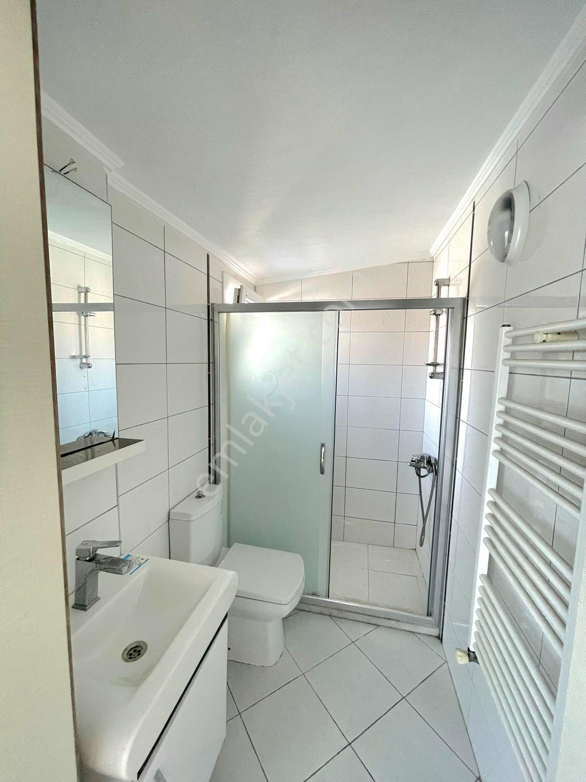 Kuşadası Merkezde 4+1 Deniz Manzaralı Çok Geniş Daire - Görsel 20
