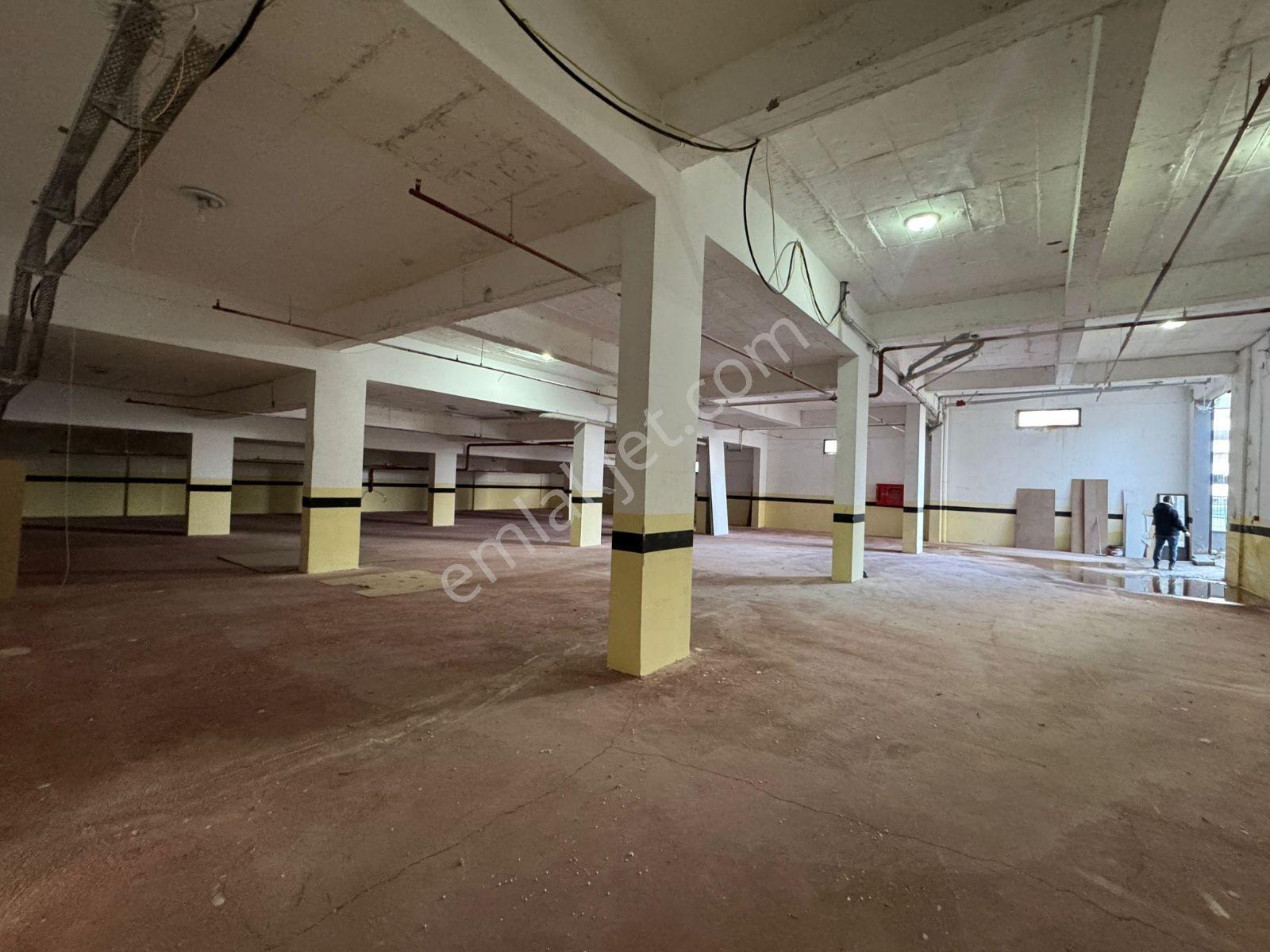 Hanedan Gyo Dan Cadde Üzeri 450m2 Kiralık Depo